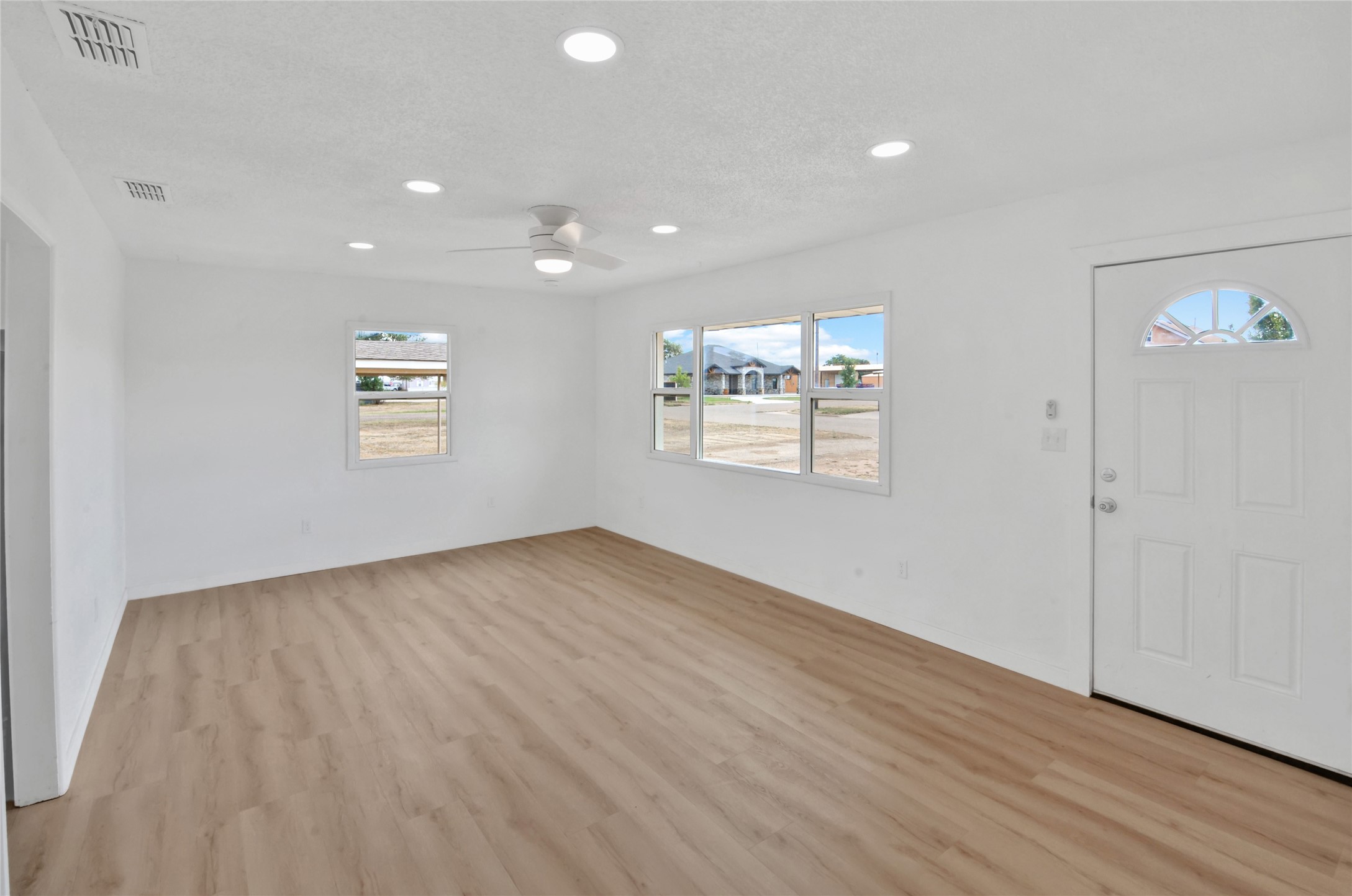 807 Boyce Street Property Photo 5