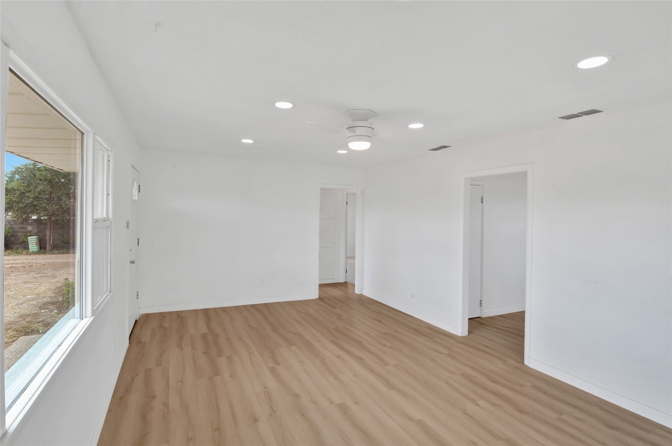 807 Boyce Street Property Photo 6
