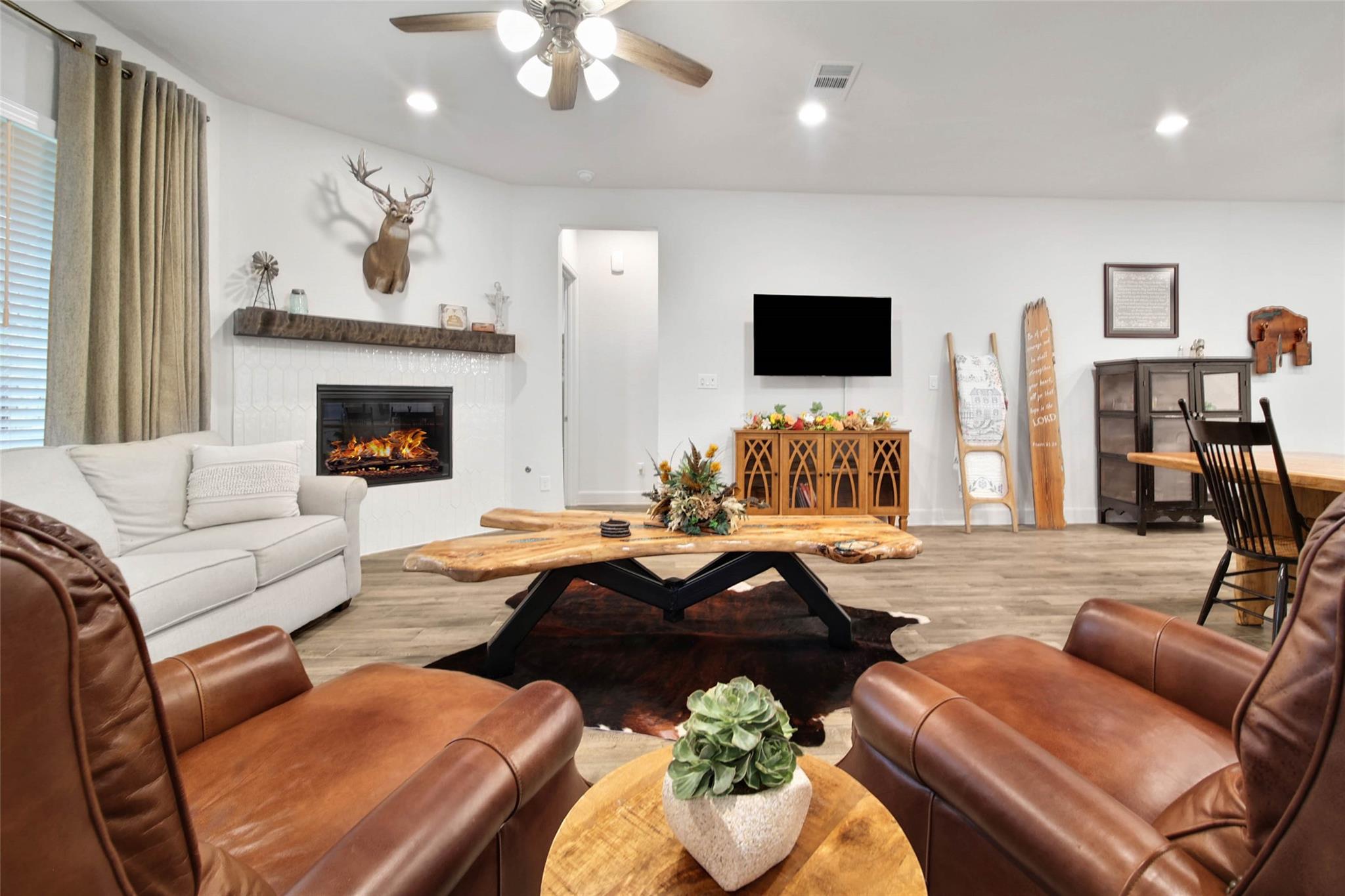 15991 Mahogany Mist Drive Property Photo 14