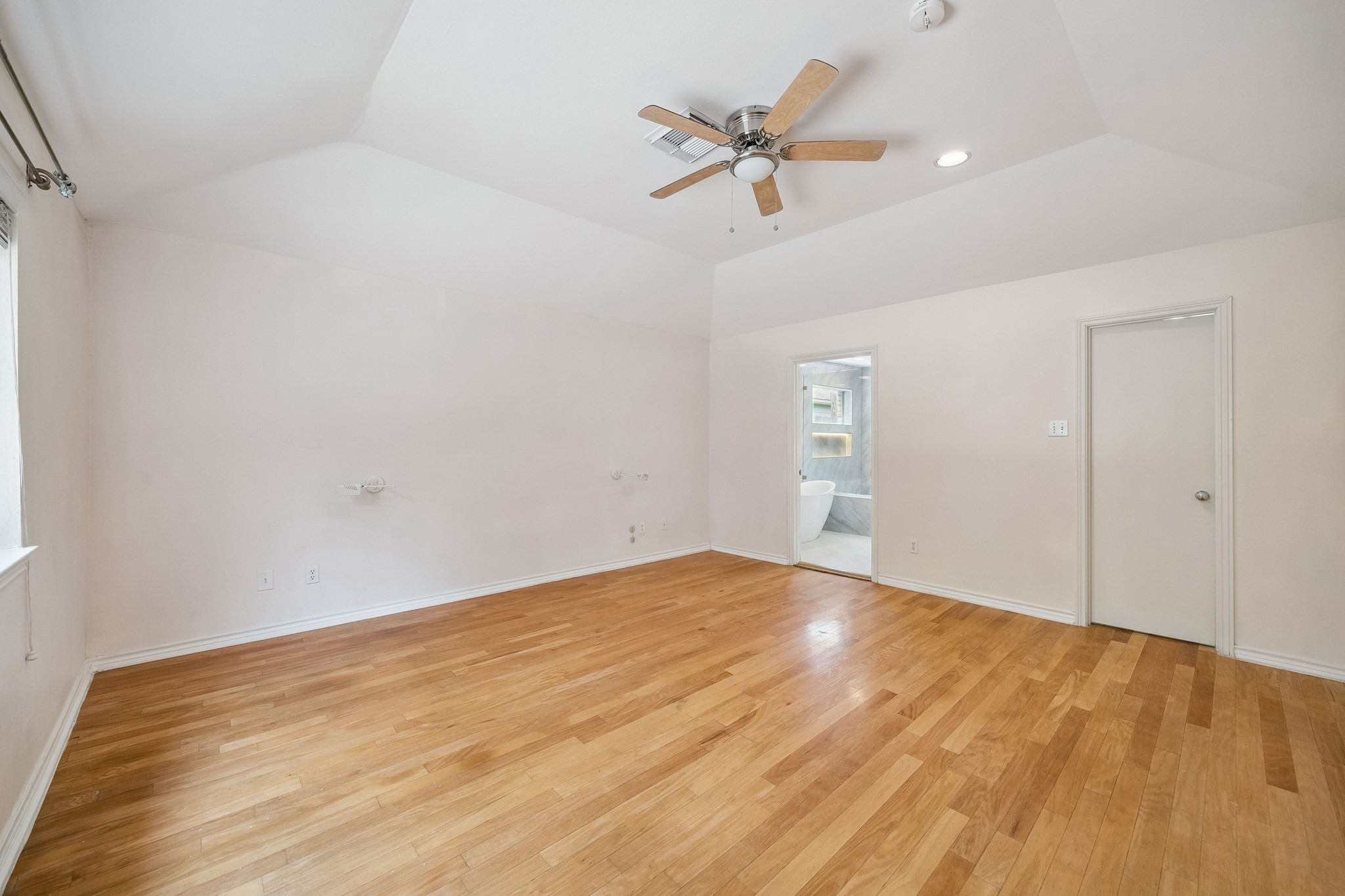 10314 Olympia Drive Property Photo 9