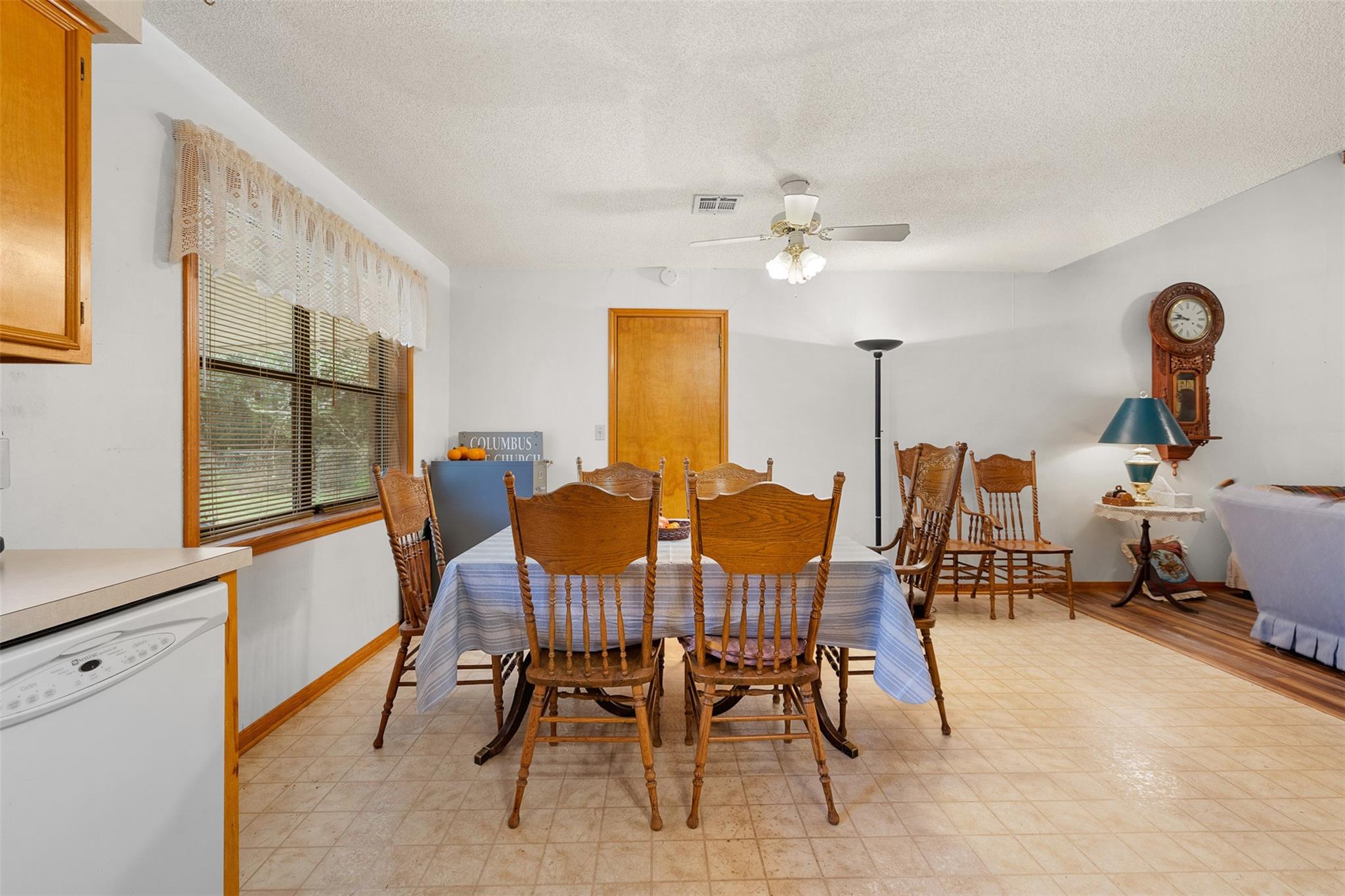 1081 Shirley Oaks Street Property Photo 10