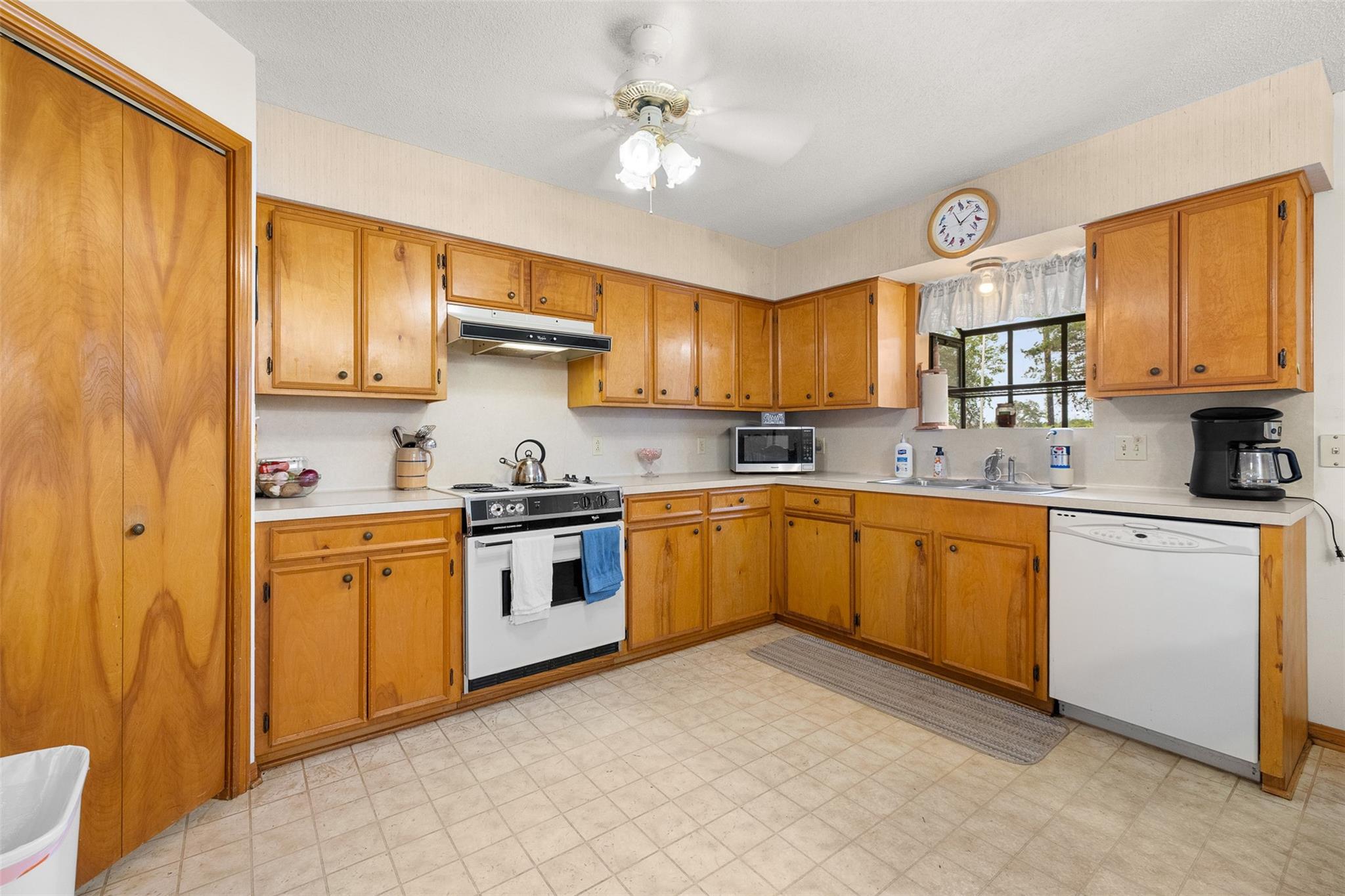 1081 Shirley Oaks Street, Columbus Tx 78934 Property Photo 13