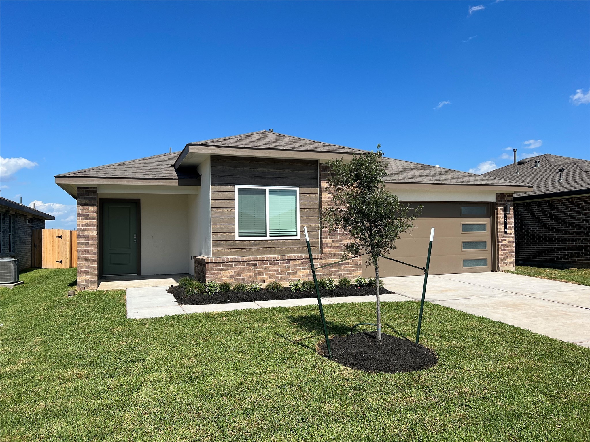 7919 Cattleman Valley Drive Property Photo 1