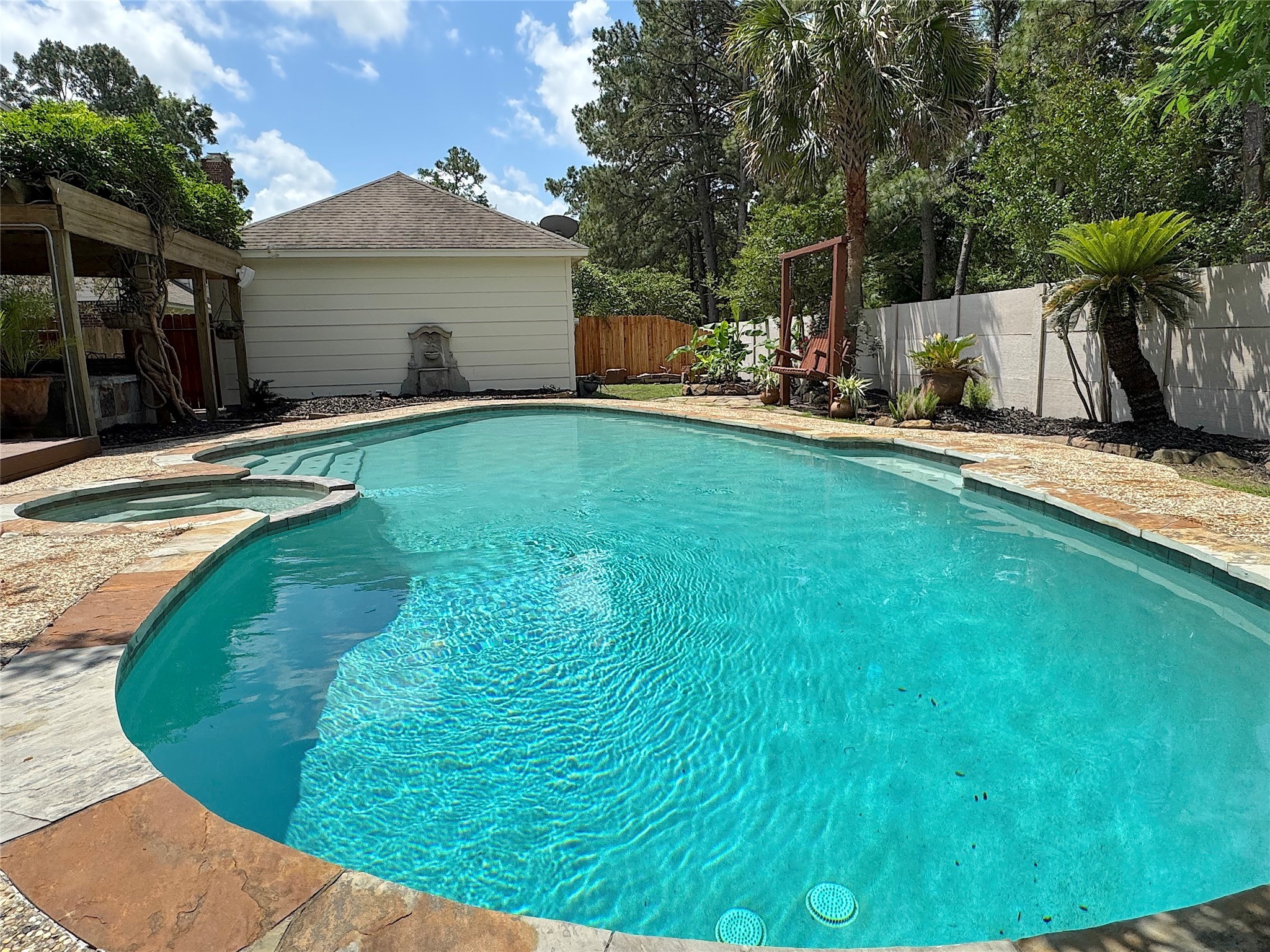 1911 Tawny Oaks Drive Property Photo 2