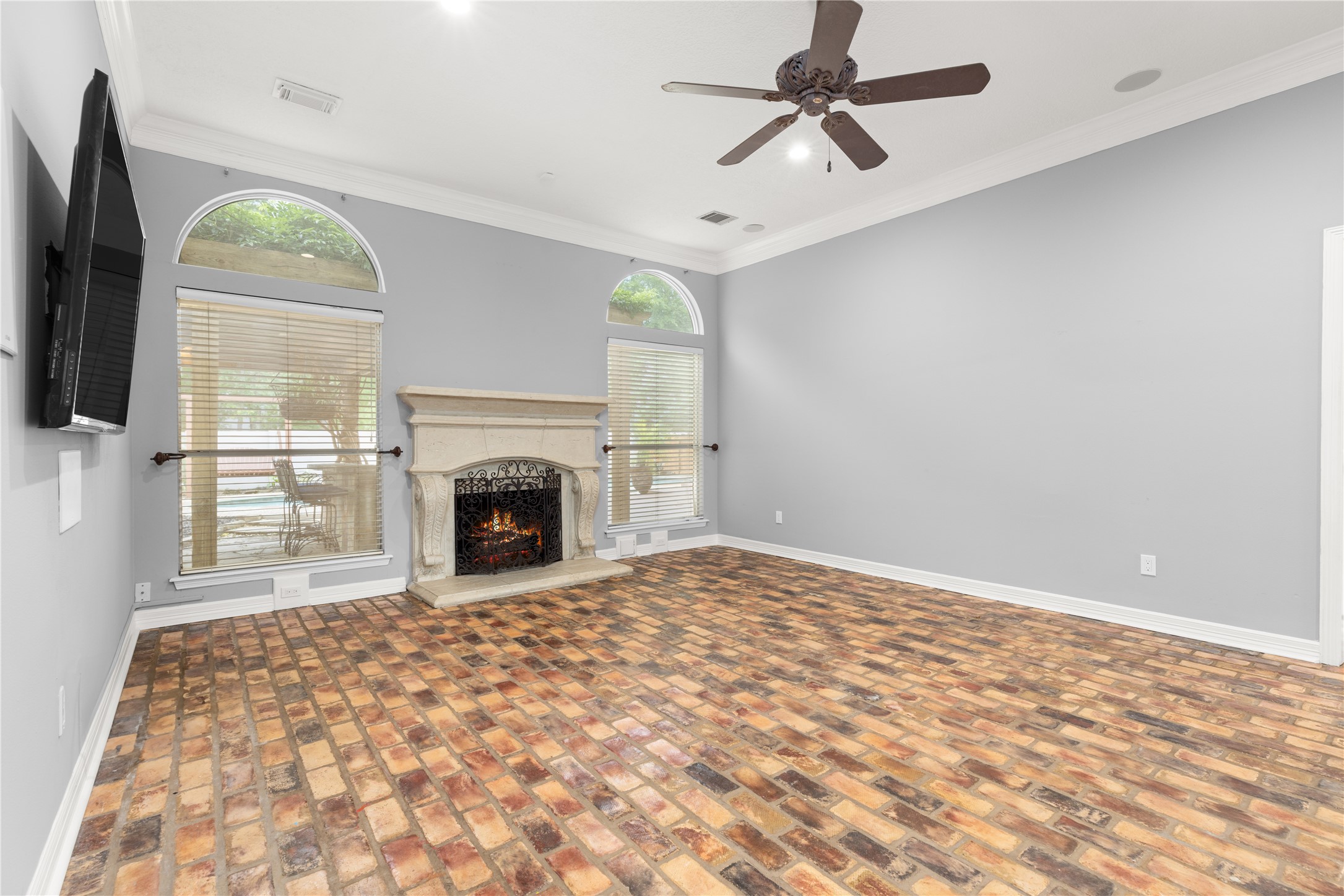 1911 Tawny Oaks Drive Property Photo 8