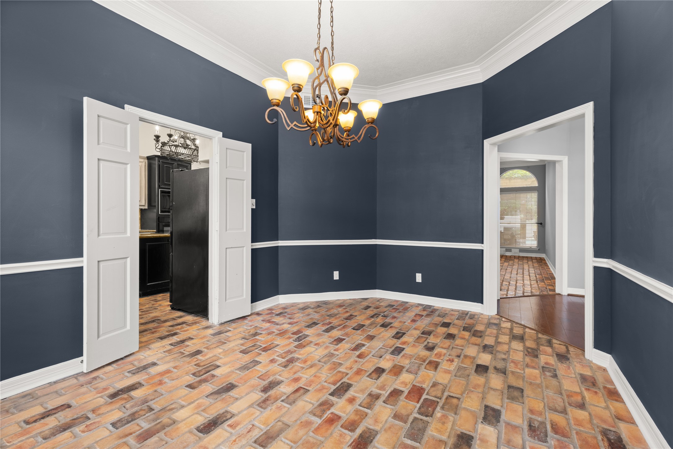 1911 Tawny Oaks Drive Property Photo 19