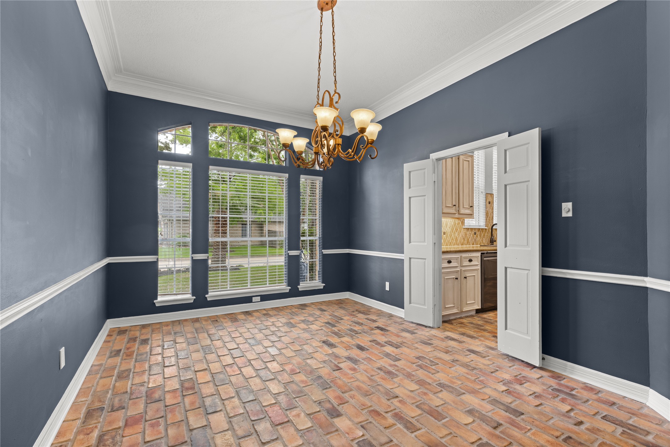 1911 Tawny Oaks Drive Property Photo 20