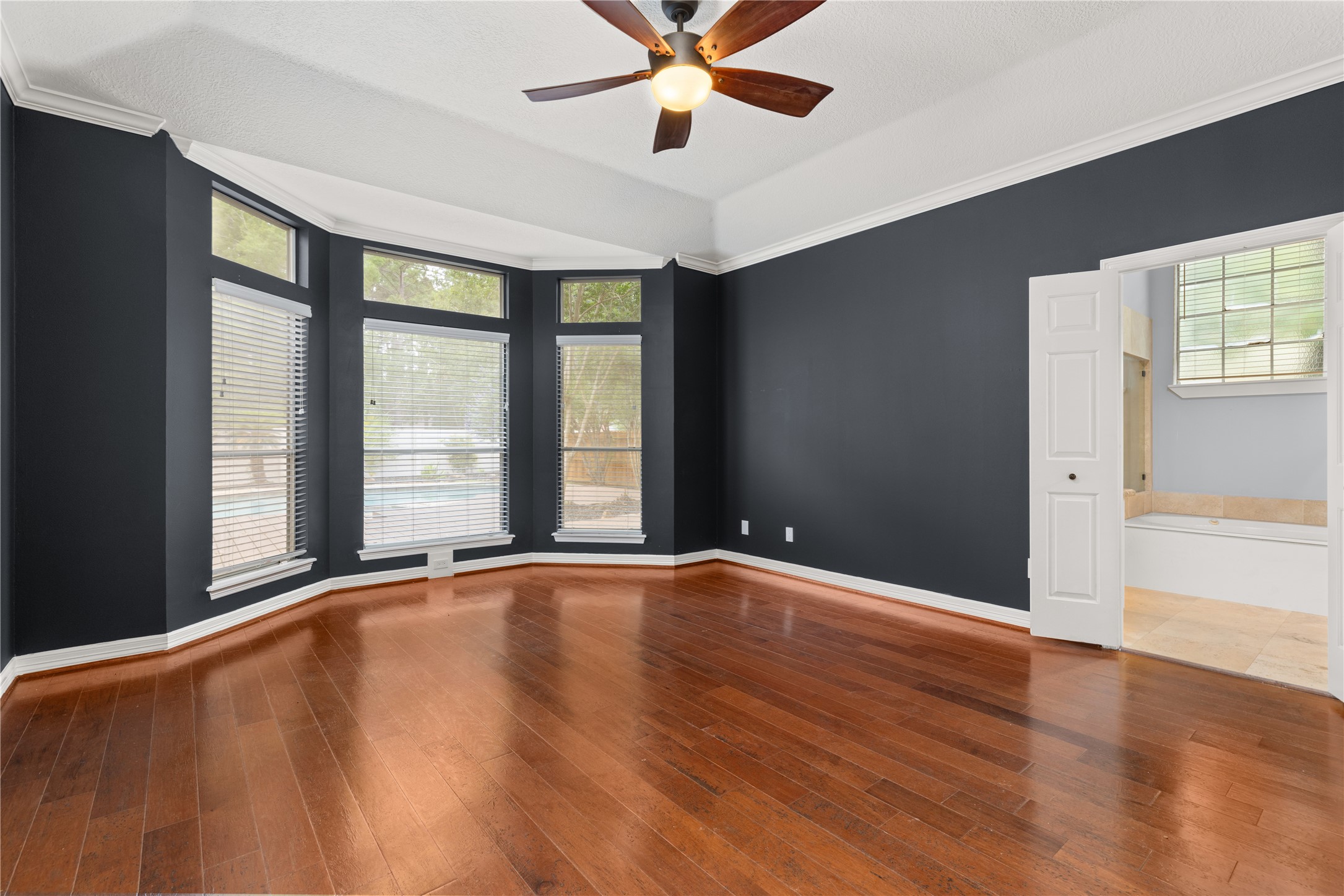 1911 Tawny Oaks Drive Property Photo 21