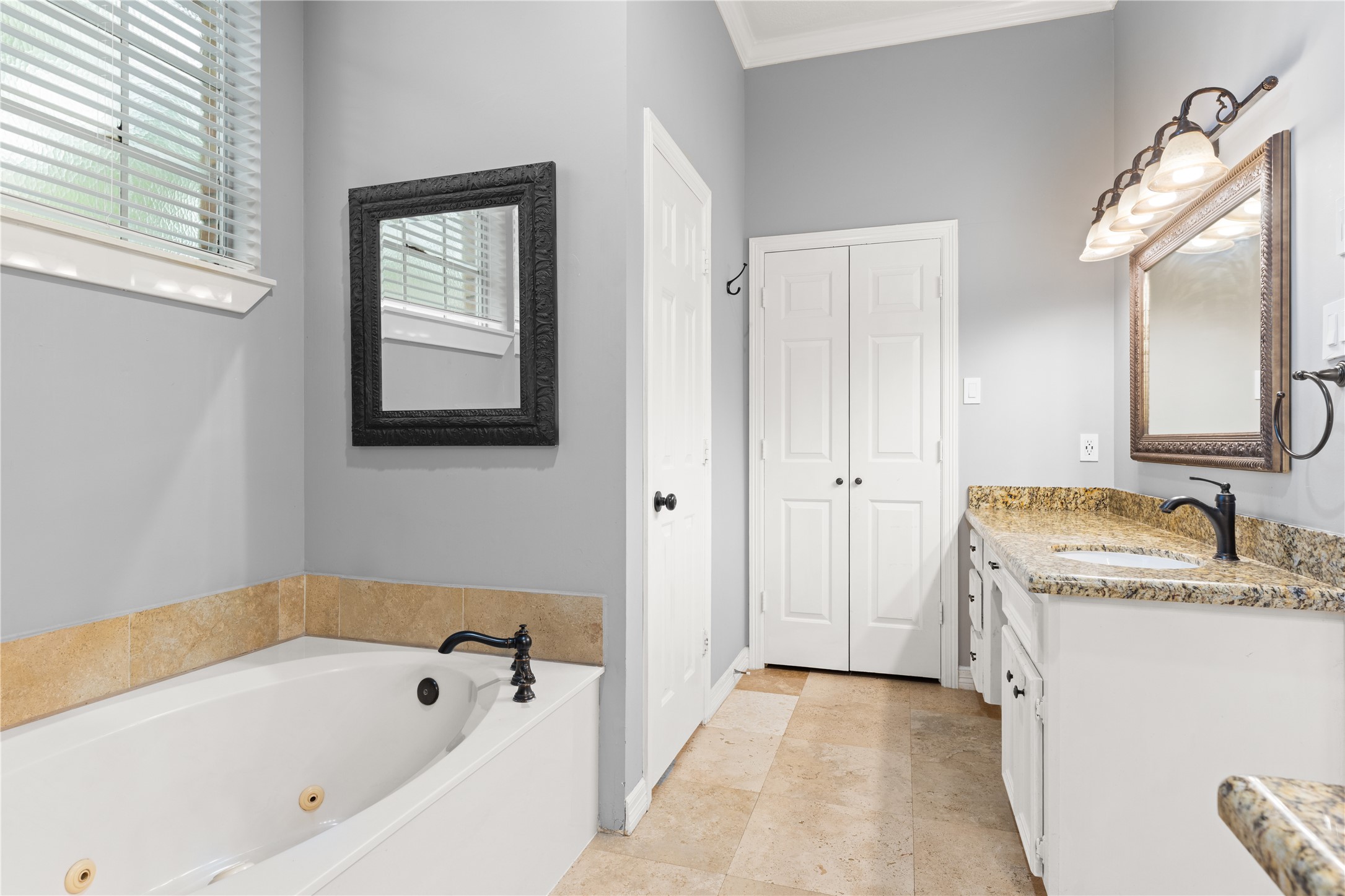 1911 Tawny Oaks Drive Property Photo 23