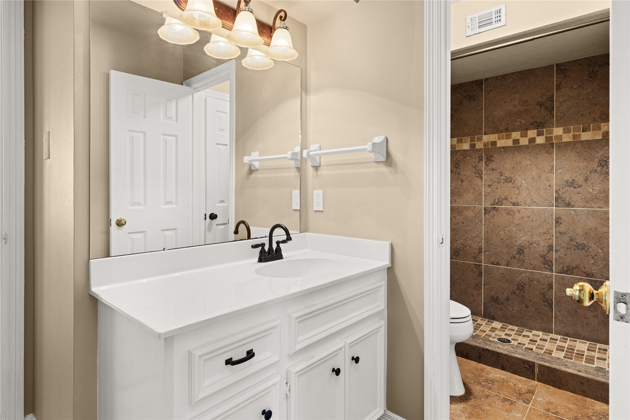 1911 Tawny Oaks Drive Property Photo 33