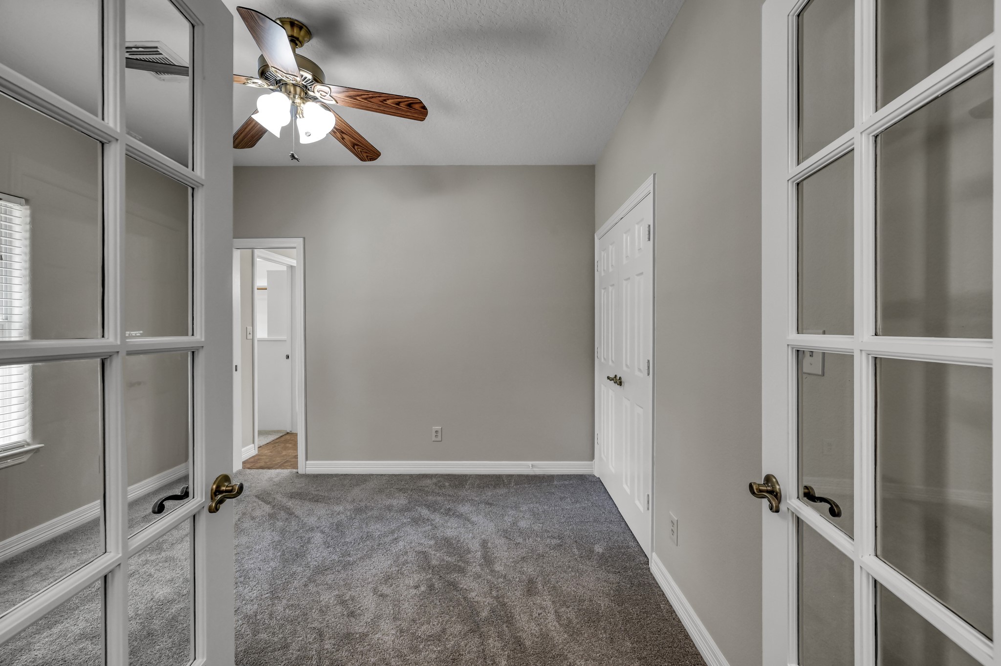 9606 Miller Road Property Photo 8
