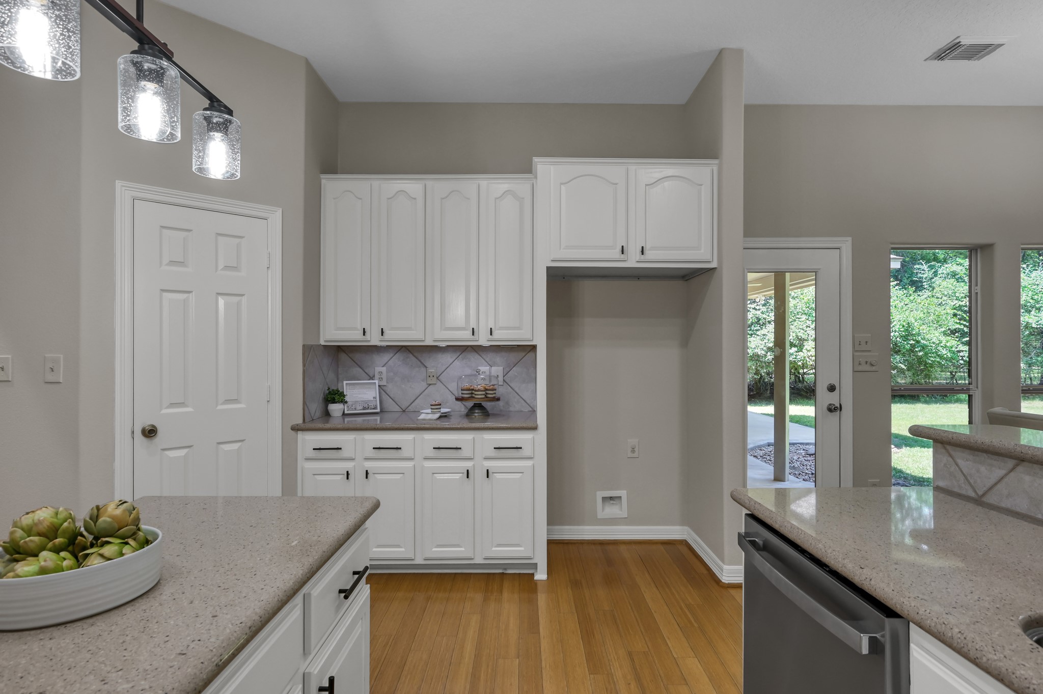 9606 Miller Road Property Photo 16