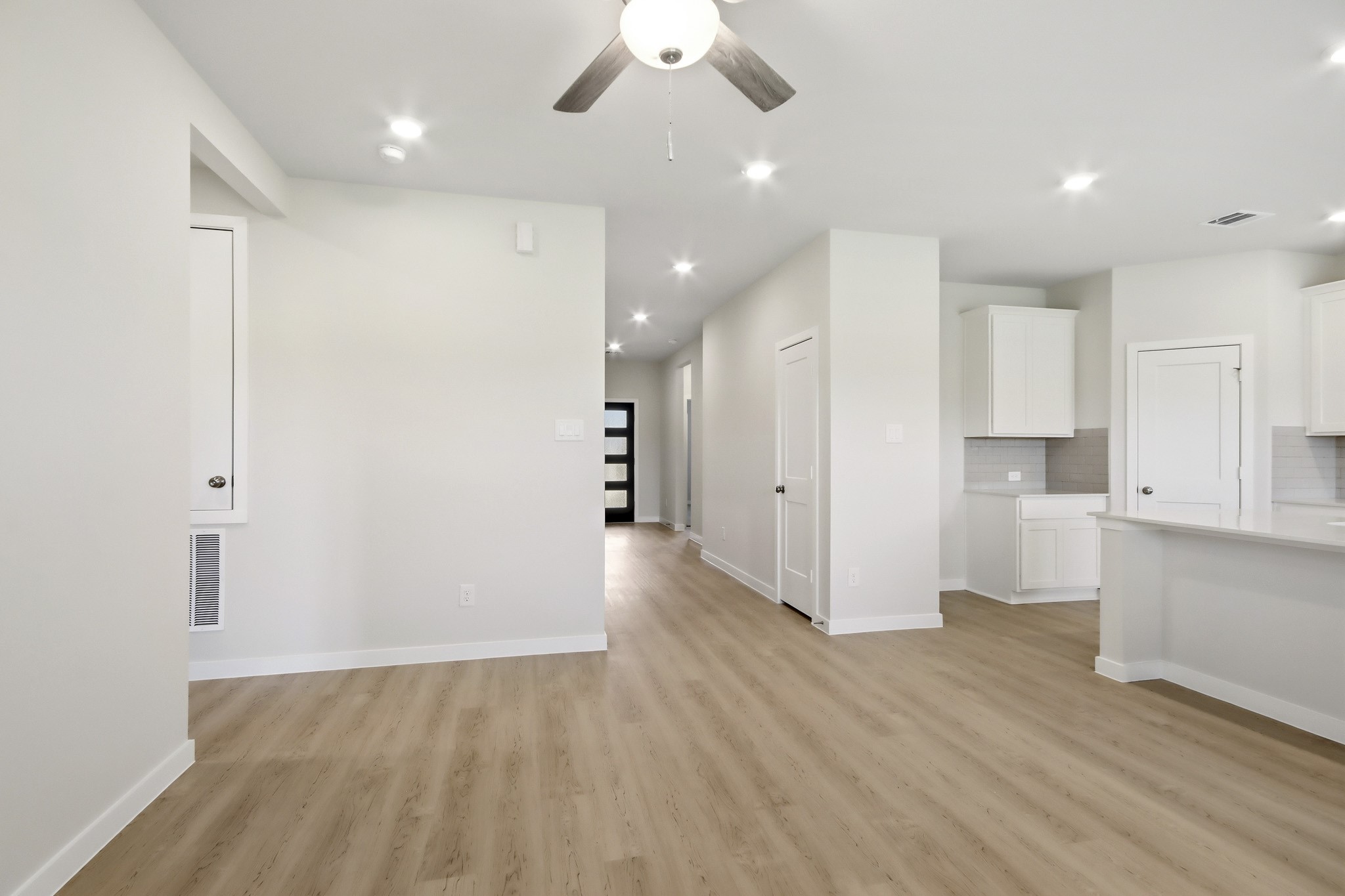 561 Wax Myrtle Way Property Photo 7