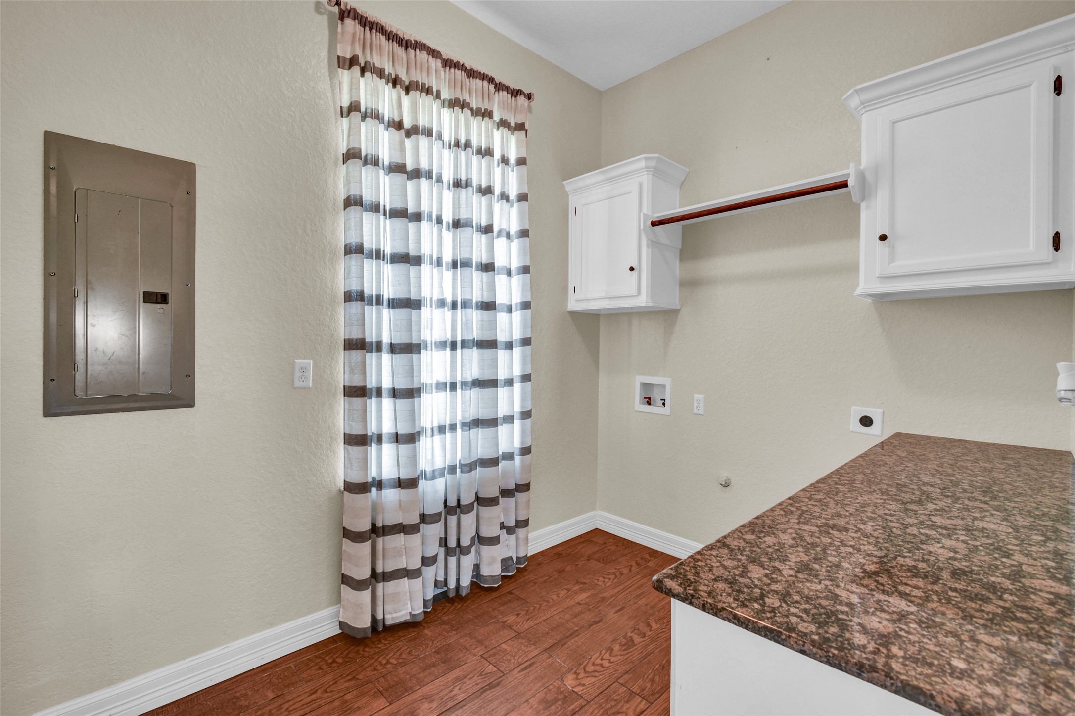 220 Kings Drive Property Photo 18