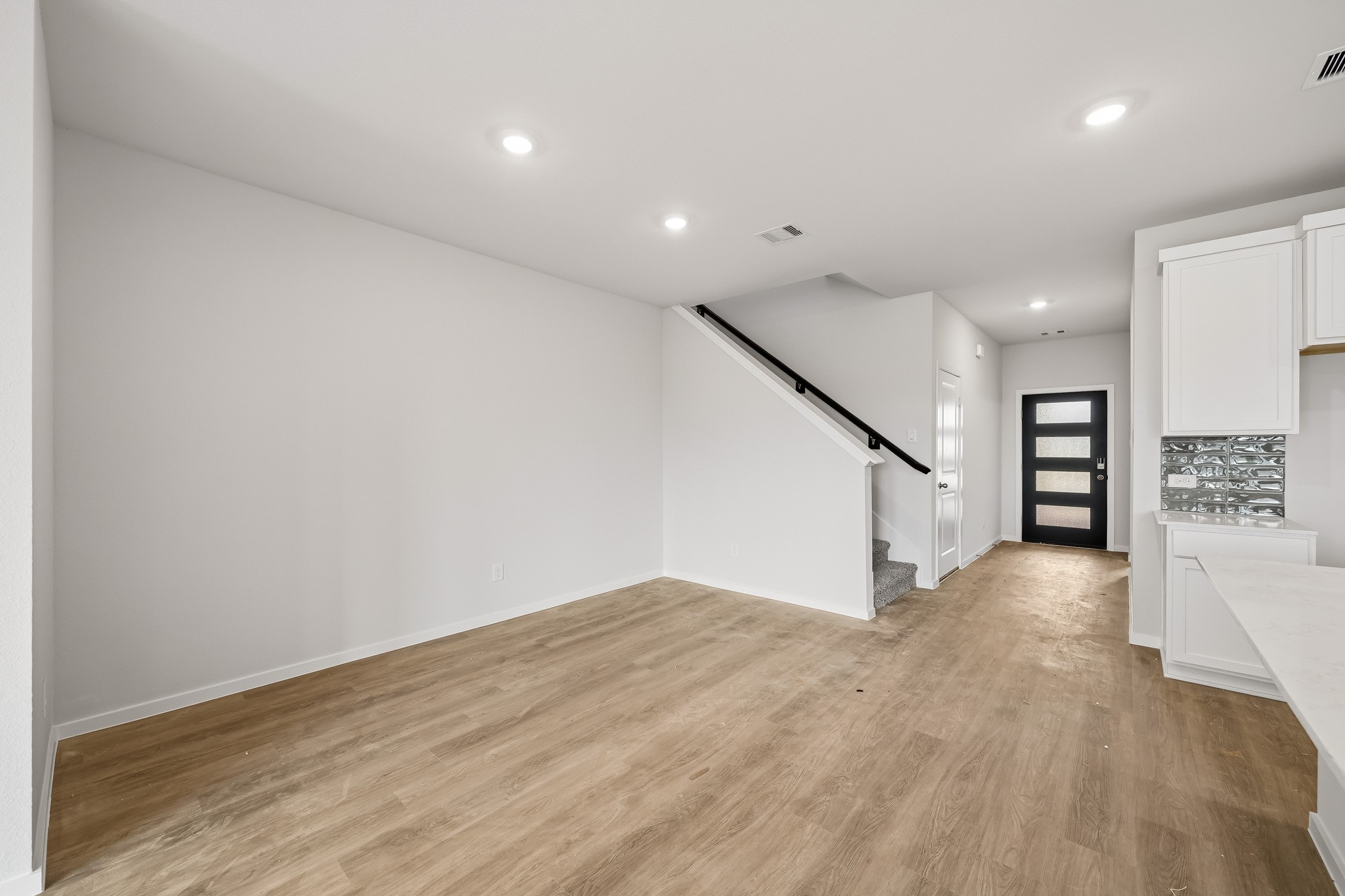 4001 Sun Burst Lane Property Photo 4