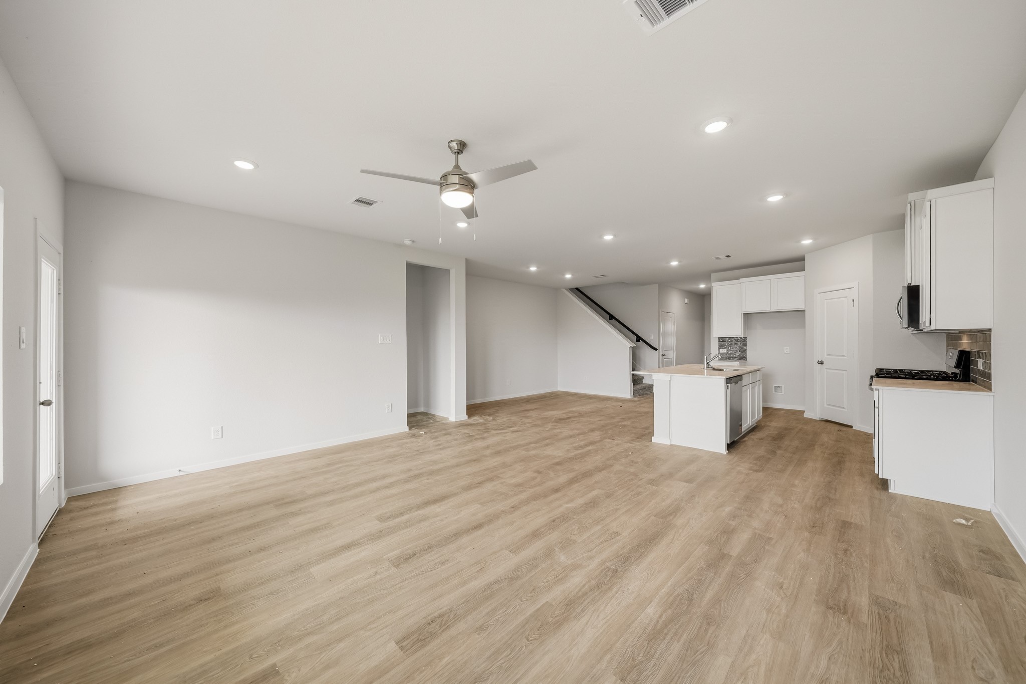 4001 Sun Burst Lane Property Photo 5