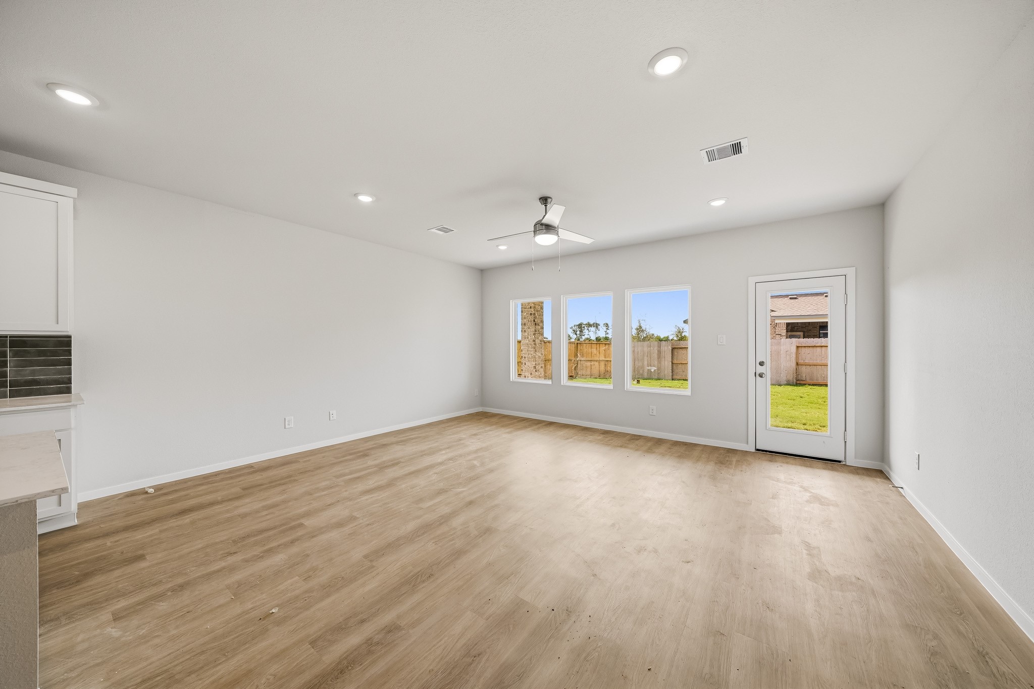 4001 Sun Burst Lane Property Photo 6