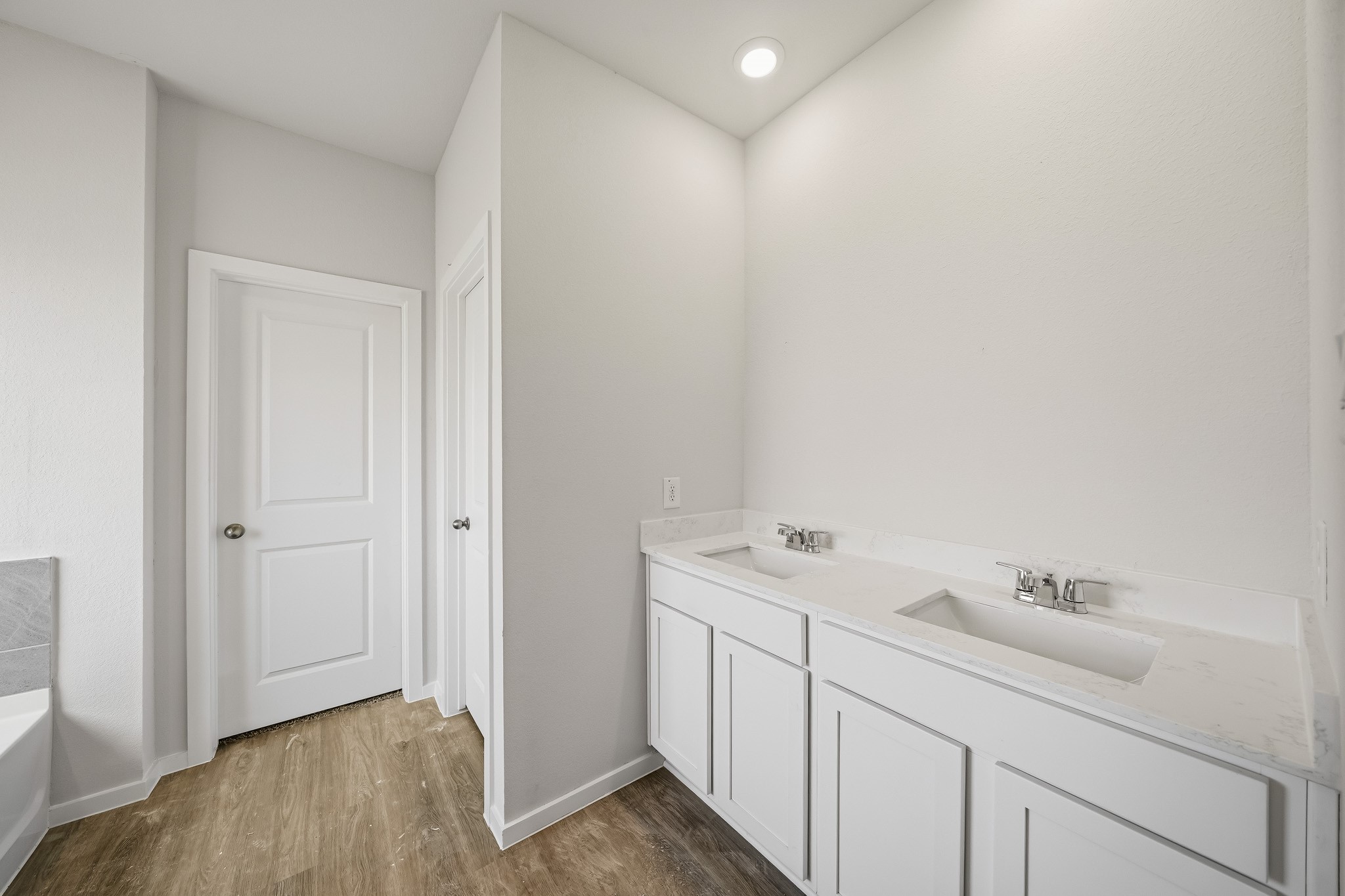 4001 Sun Burst Lane Property Photo 16