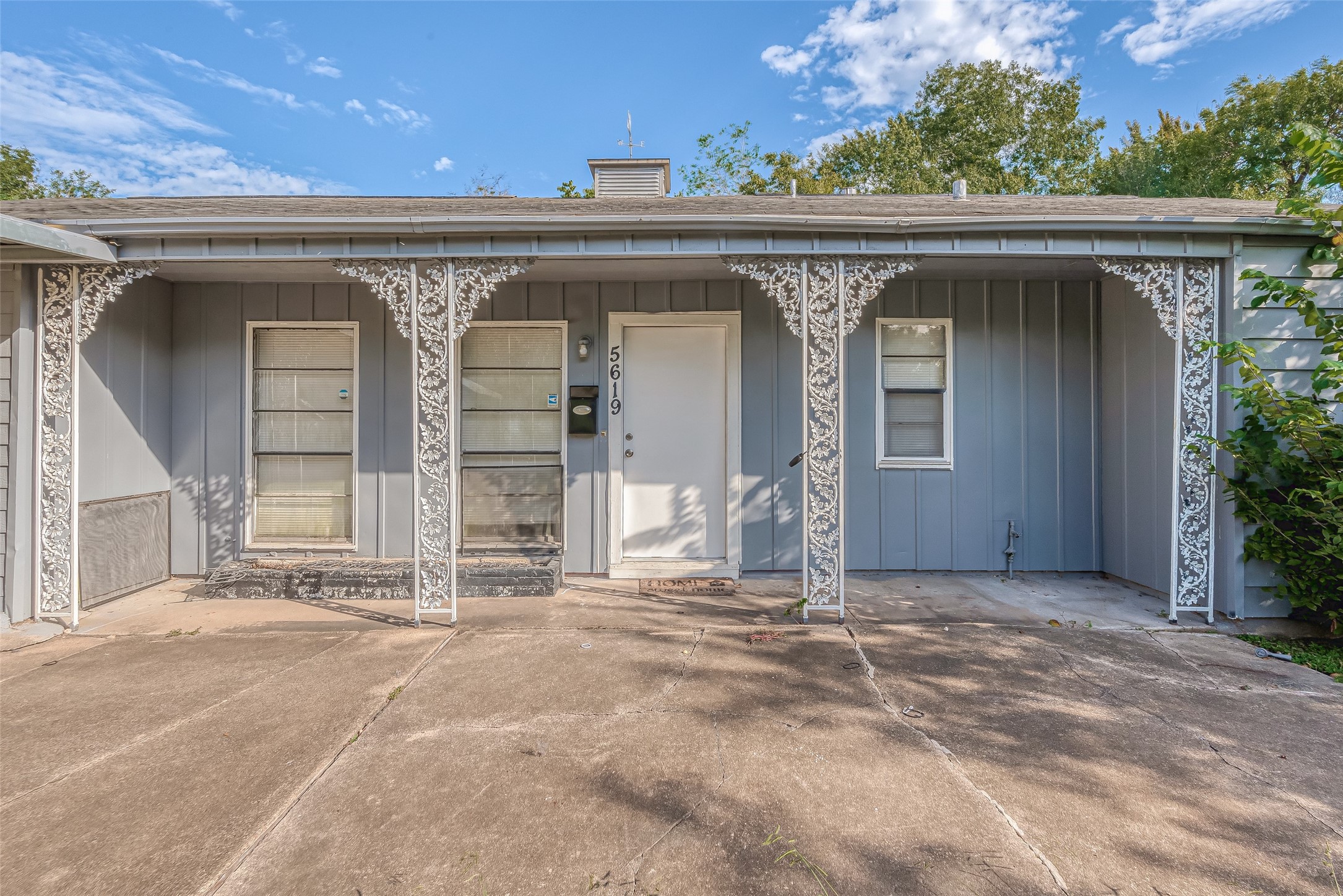 5619 Willow Glen Drive Property Photo 1