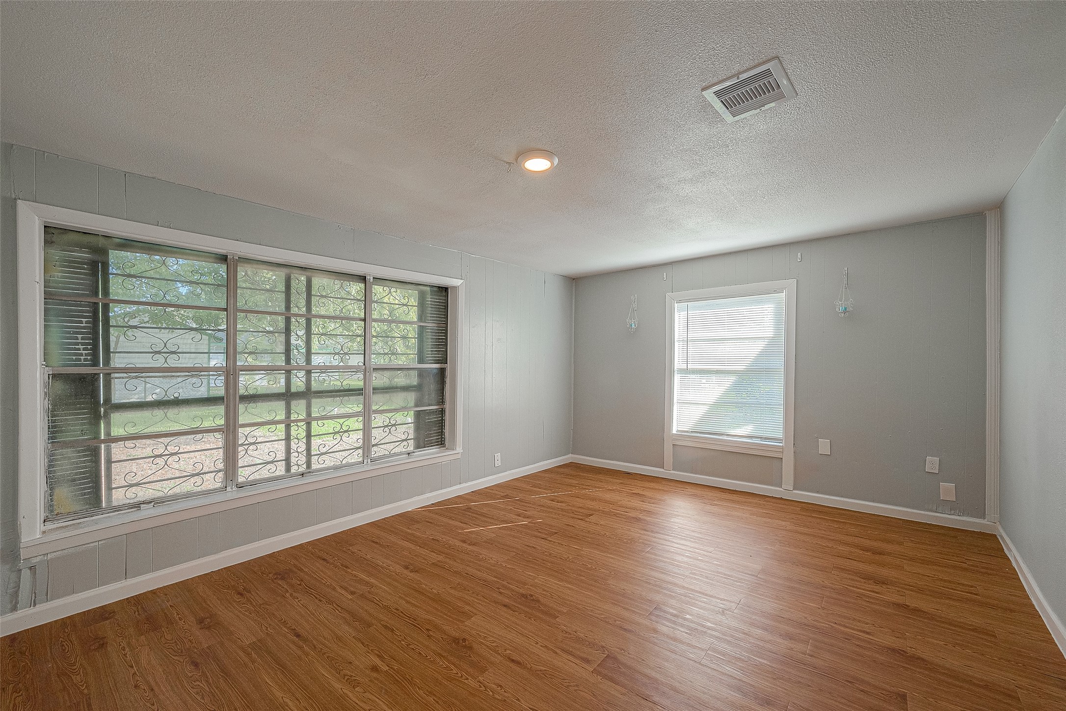 5619 Willow Glen Drive Property Photo 8