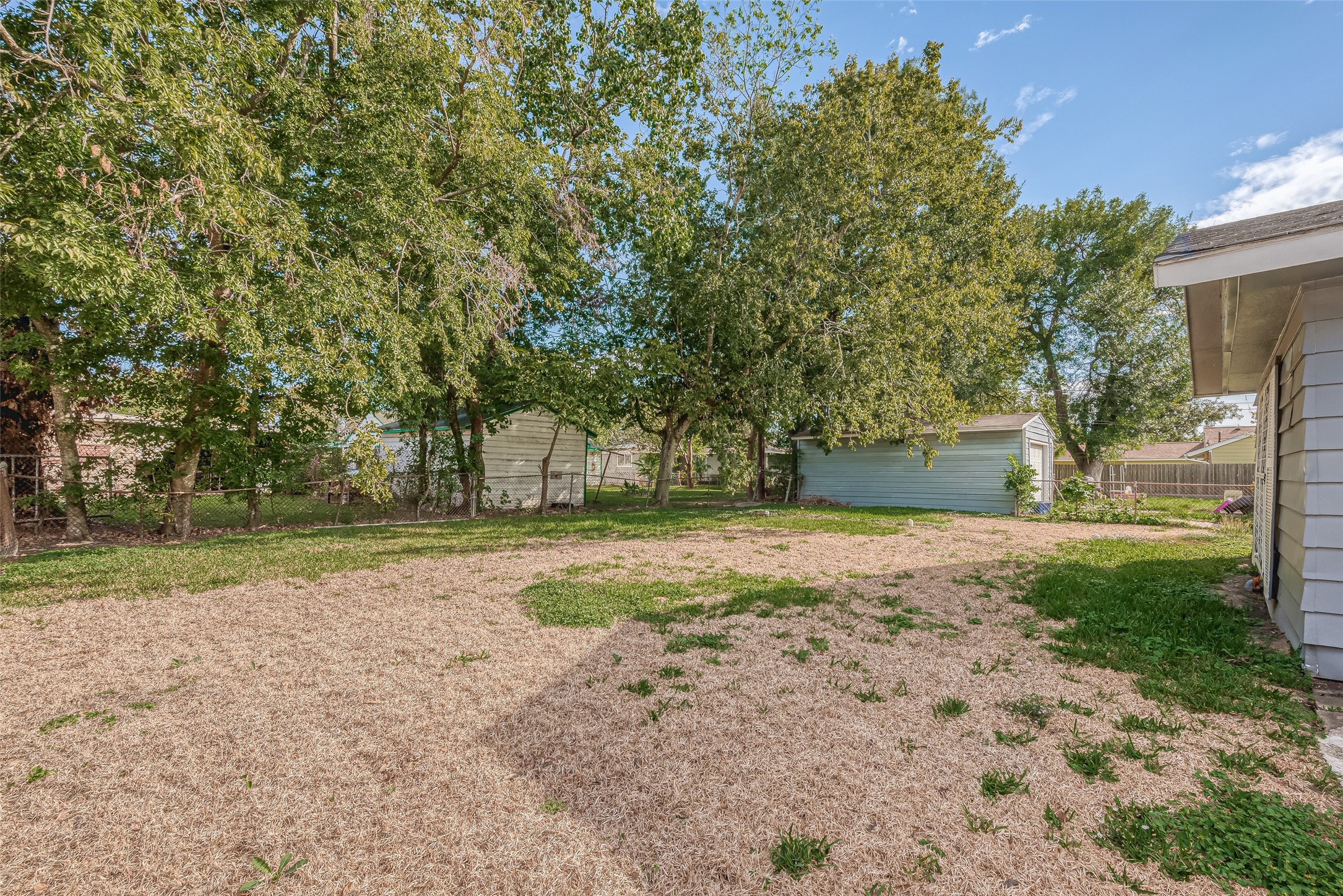 5619 Willow Glen Drive Property Photo 16