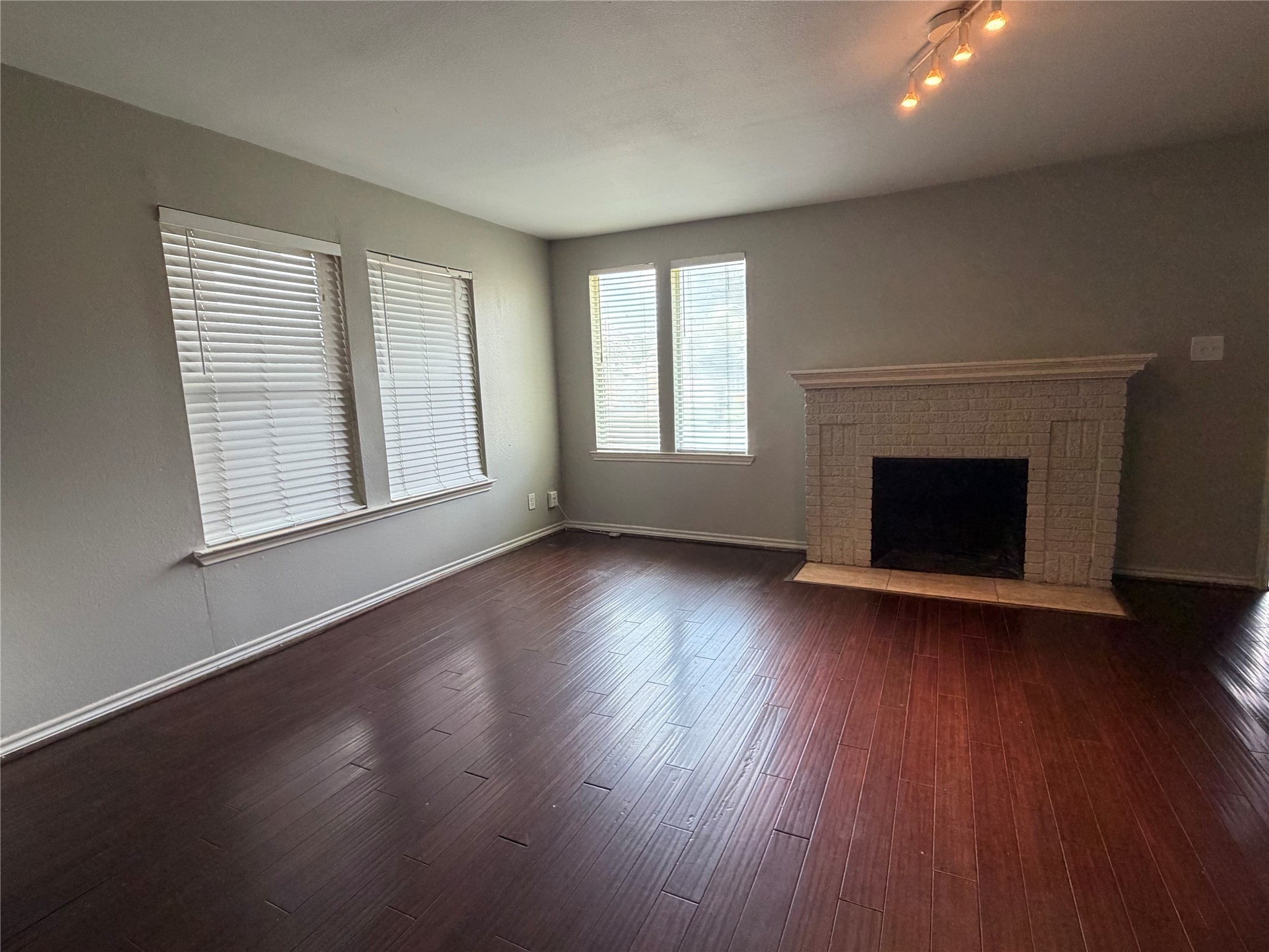 2414 Eagle Street B Property Photo 5