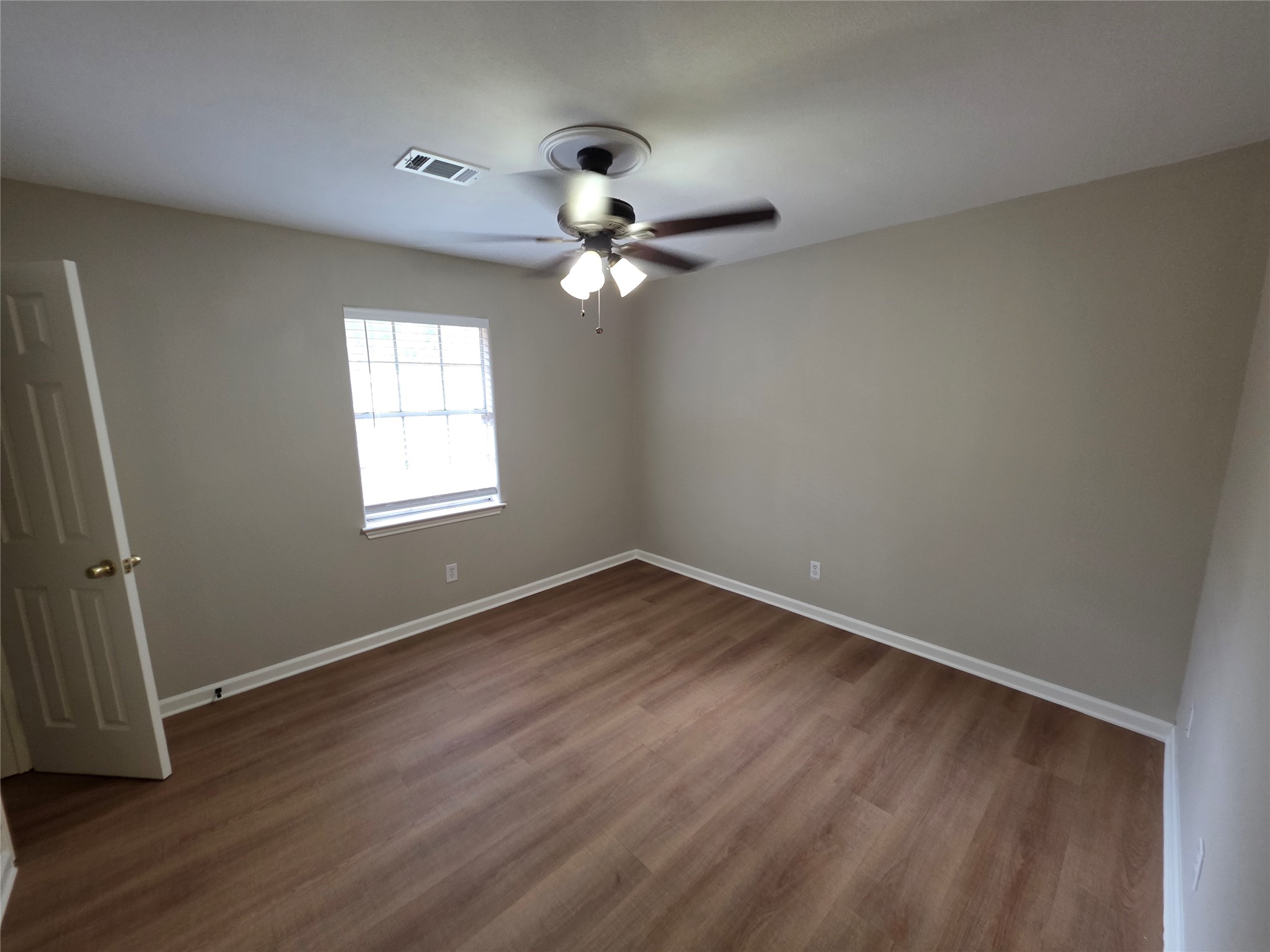 18891 Ferne Drive Property Photo 4