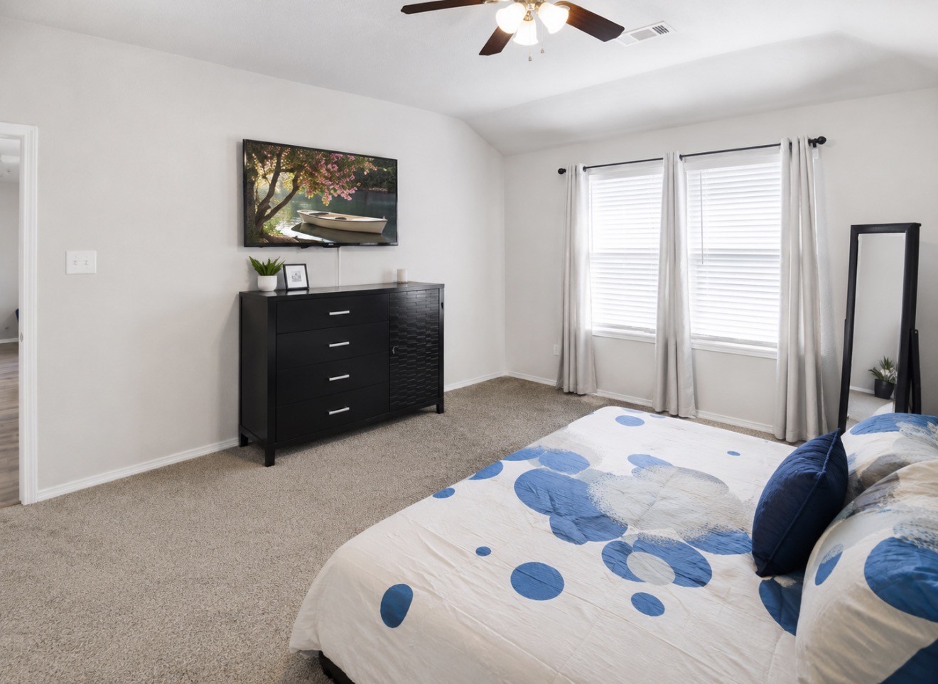 22727 Petrizzi Lane Property Photo 6