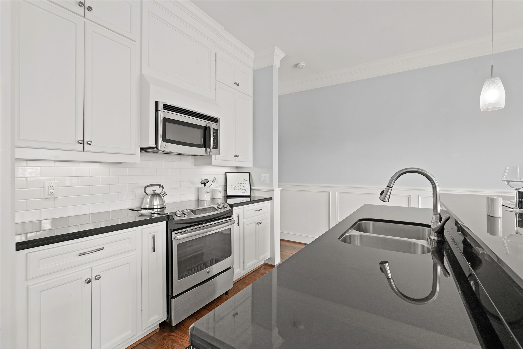 2802 Morrison Street 206 Property Photo 4