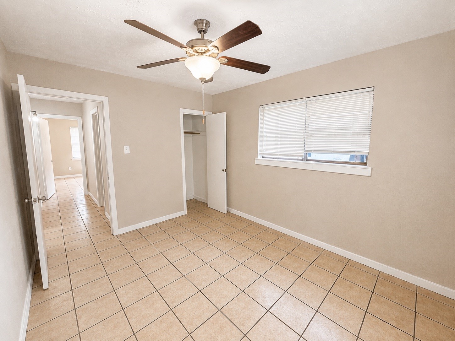 2401 Hadley Property Photo 8