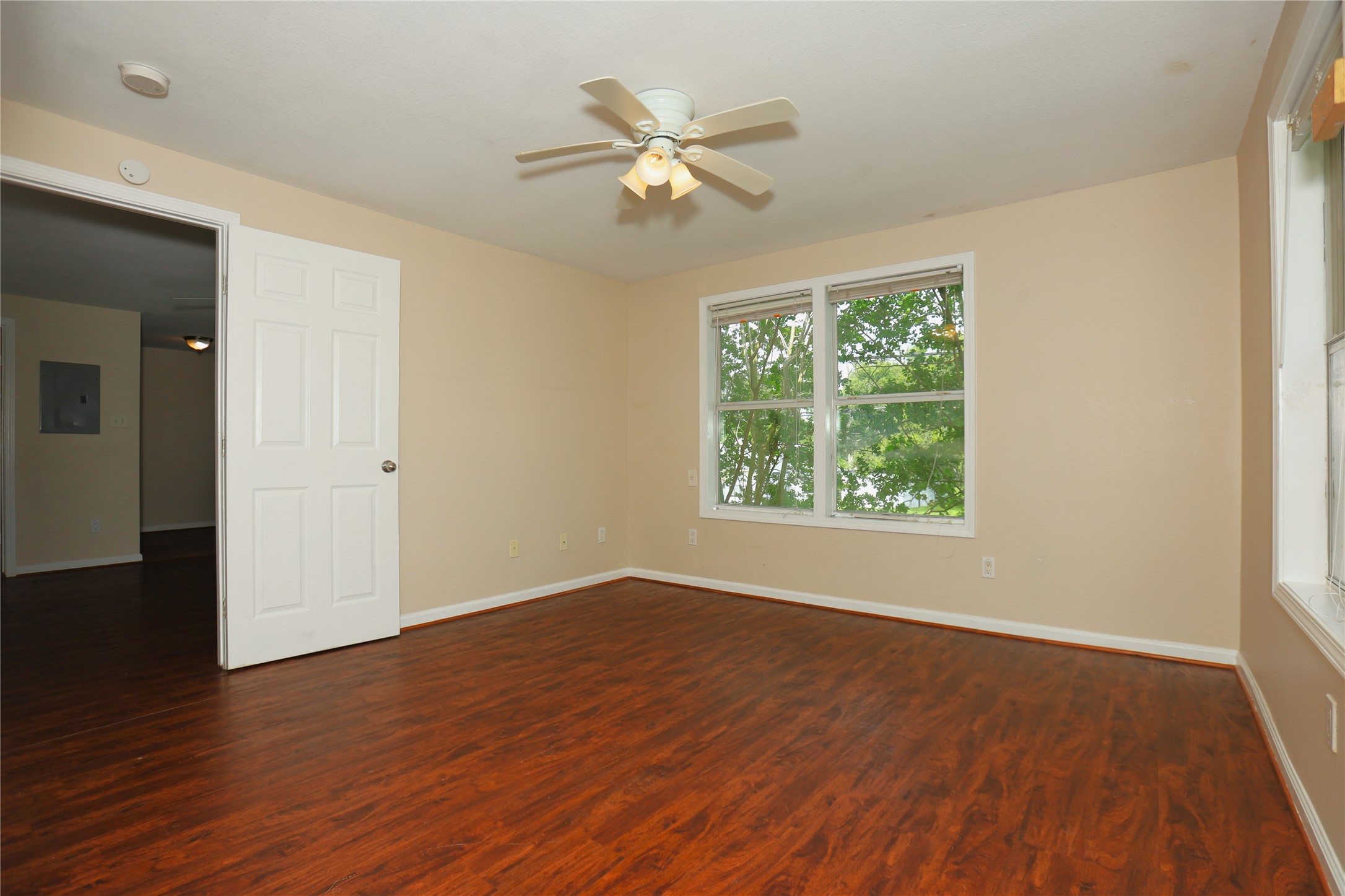 256 E Pecan Lane 3 Property Photo 2