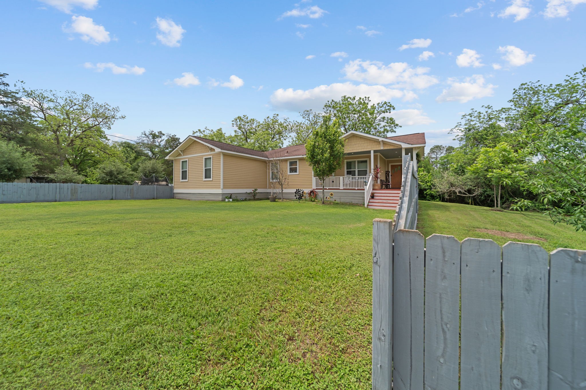 202 Sweed Street Property Photo