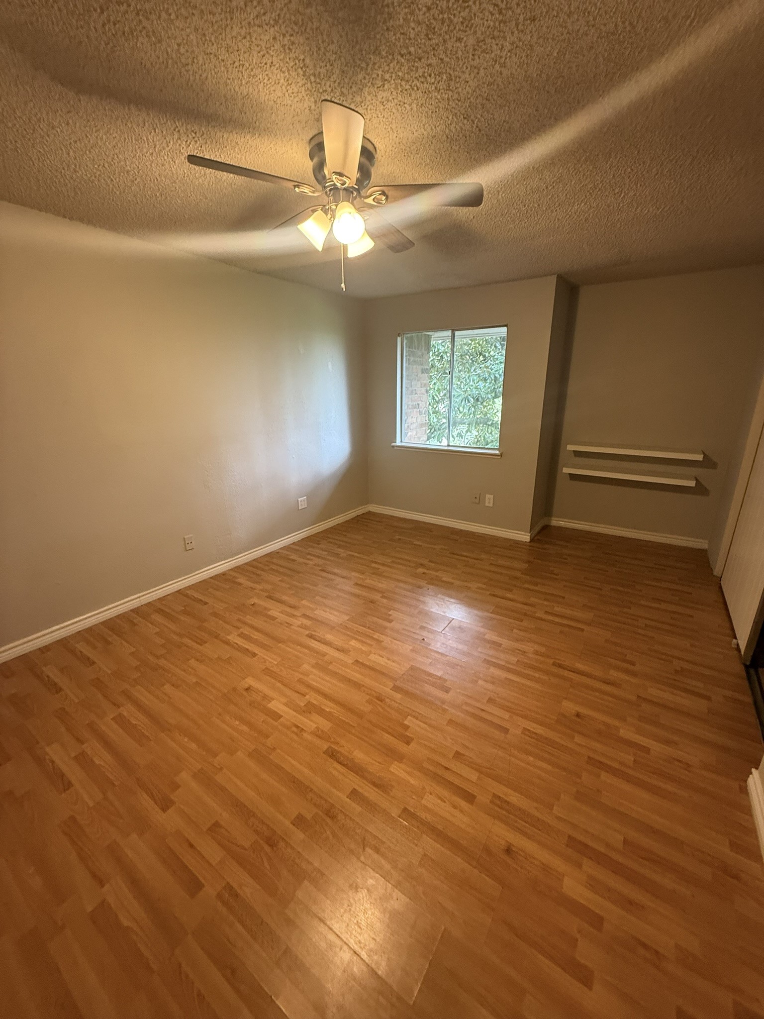 5329 Pinewilde Drive Property Photo 11