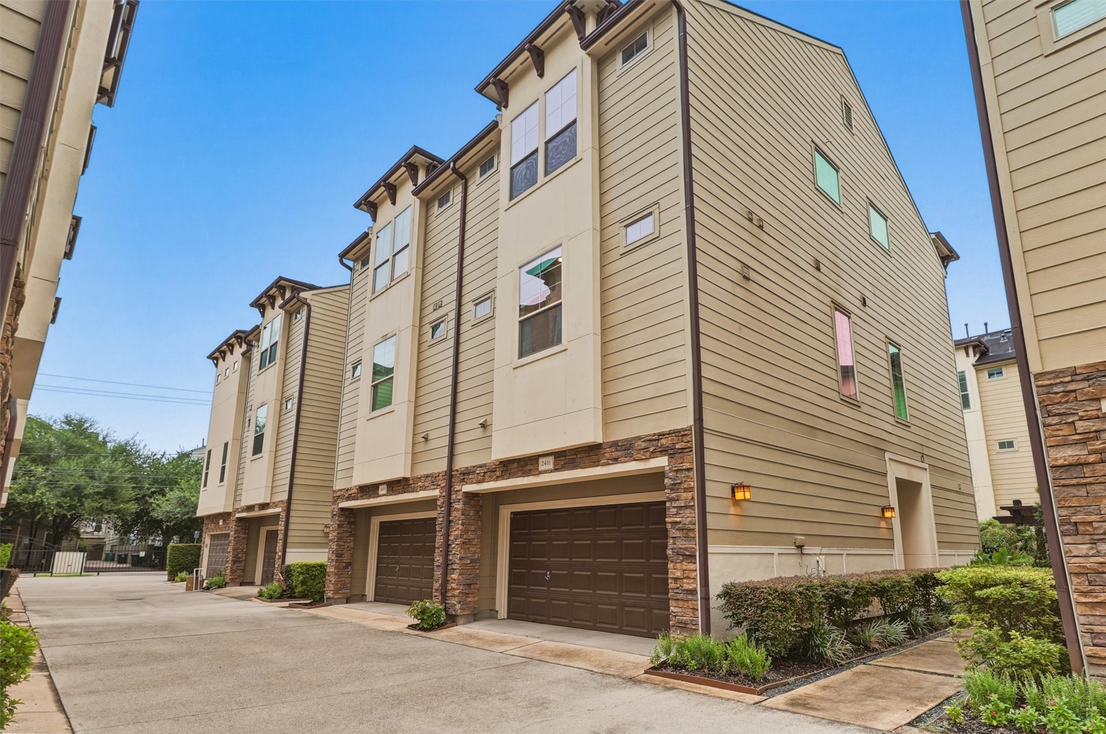 2411 Beall Street Property Photo 6