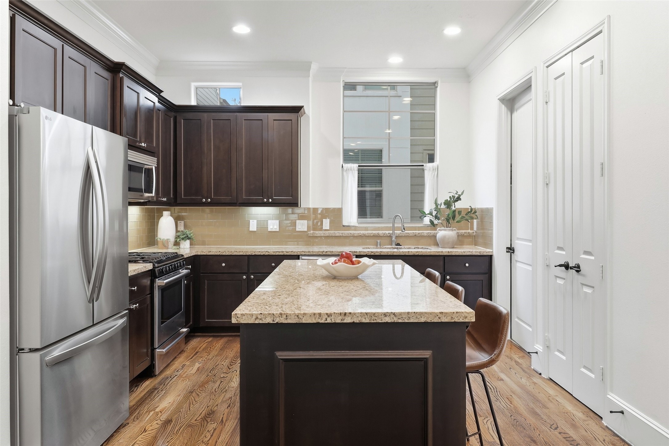 2411 Beall Street Property Photo 16