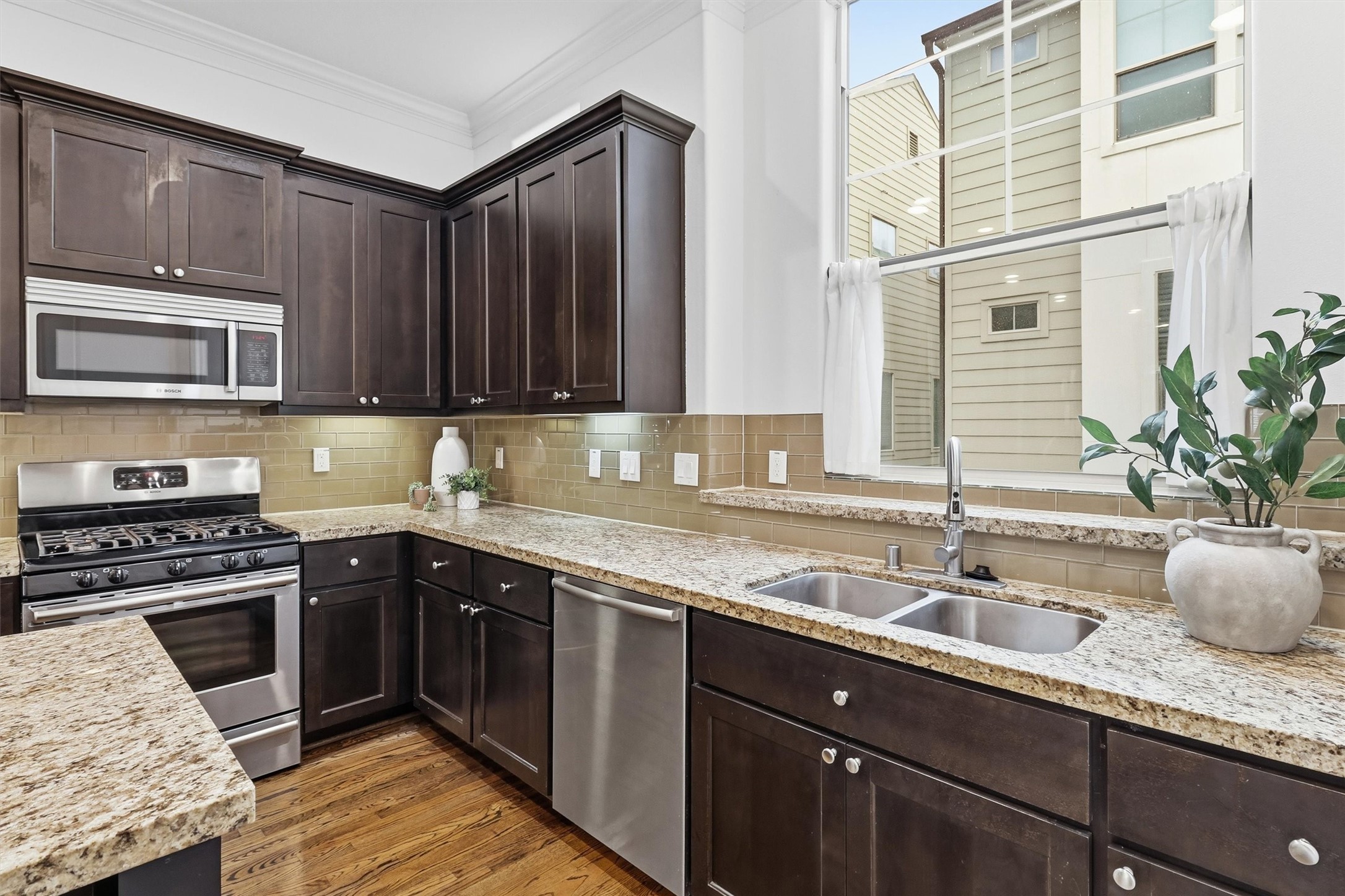 2411 Beall Street Property Photo 18