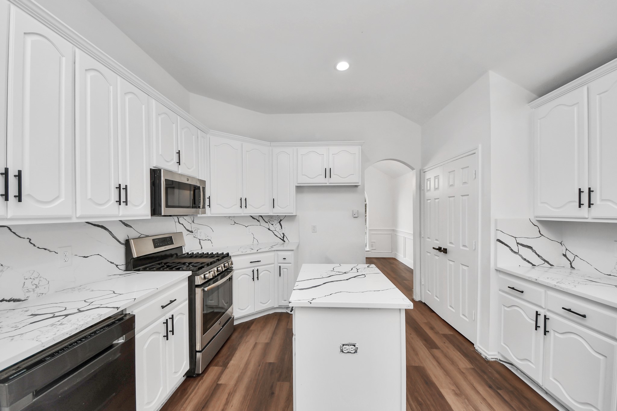 22918 Still Pond Drive Property Photo 8