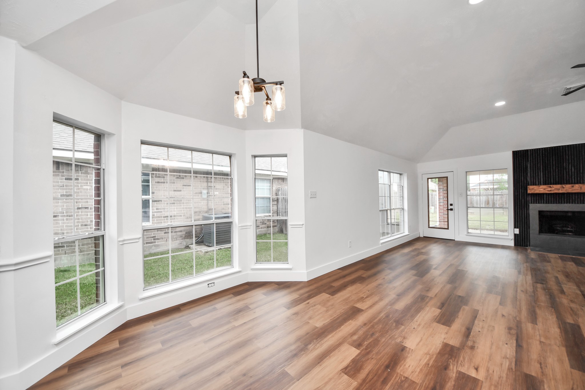 22918 Still Pond Drive Property Photo 14