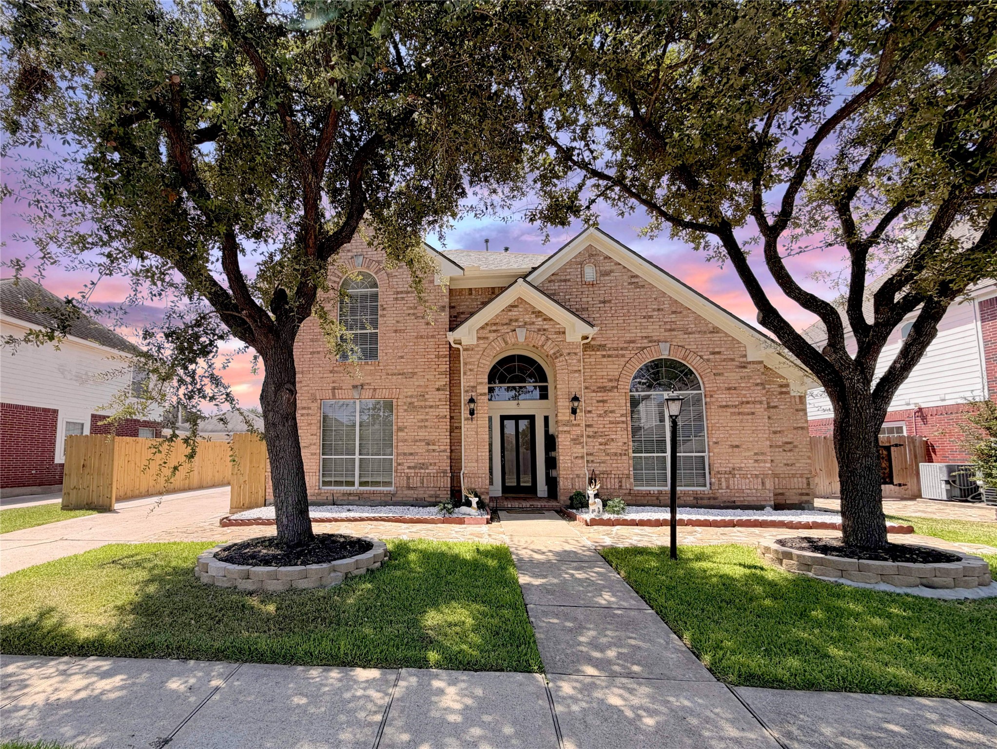 3822 Shady Harbor Drive Property Photo 1
