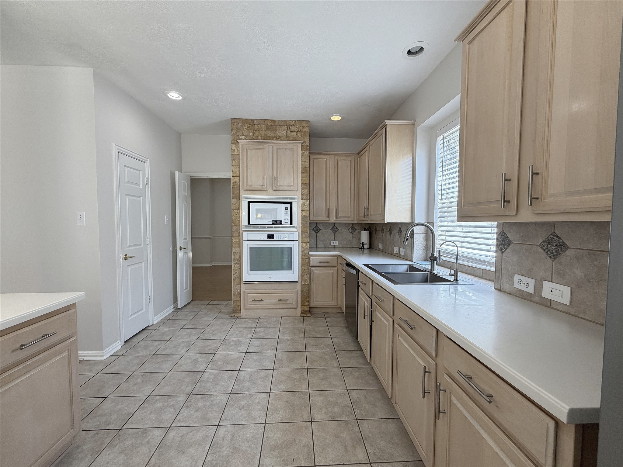 3822 Shady Harbor Drive Property Photo 14