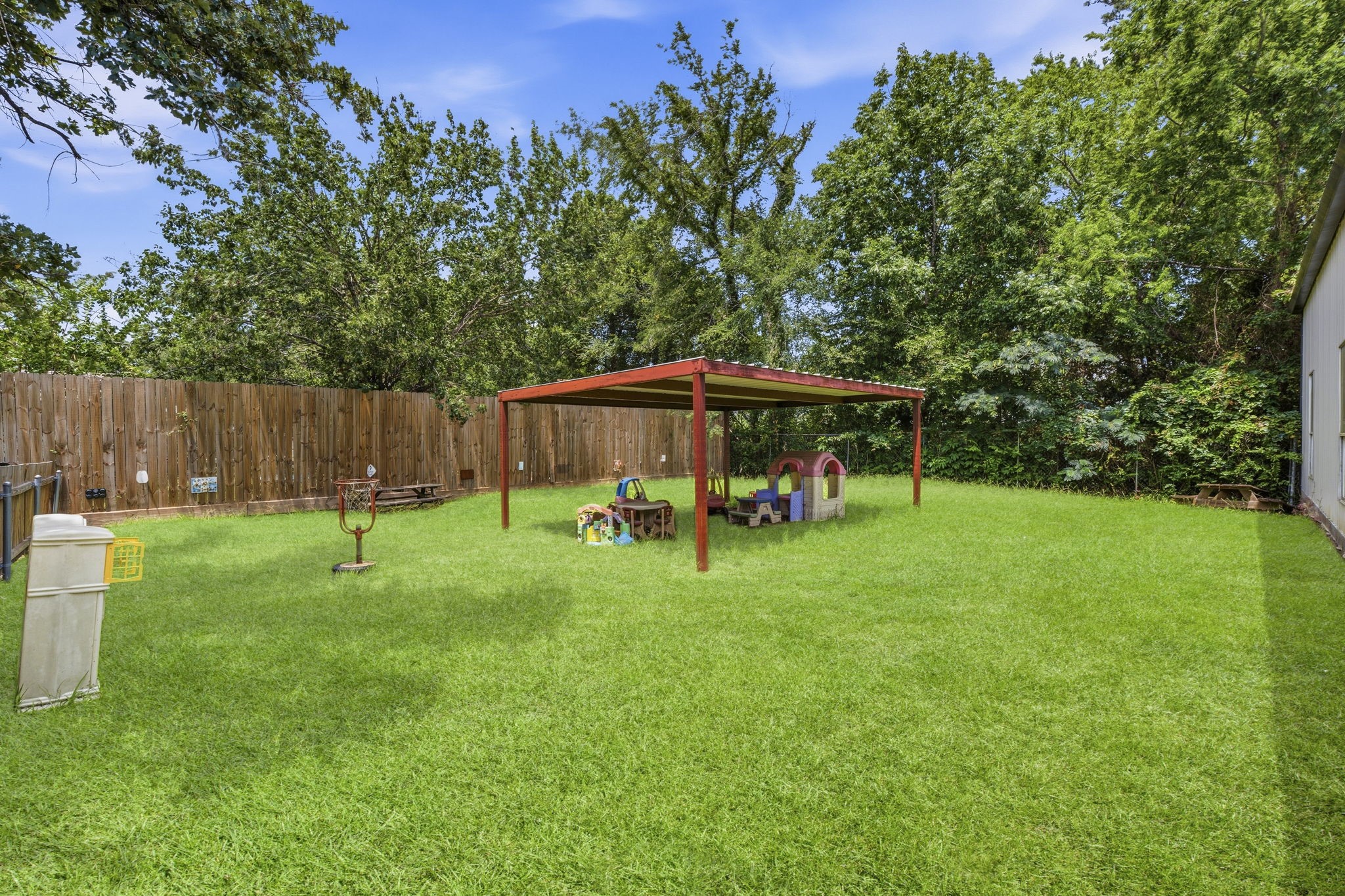 16737 Sprawling Oaks Drive Property Photo 34