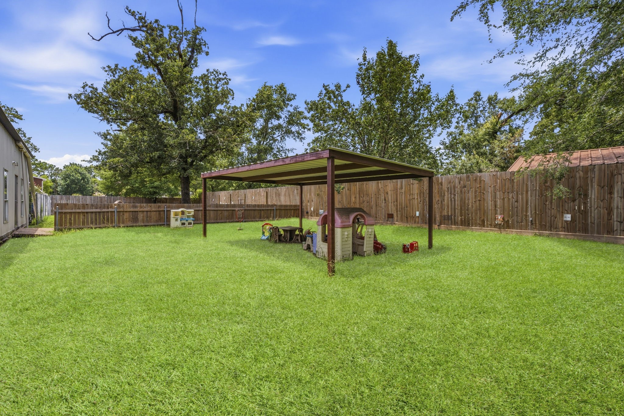 16737 Sprawling Oaks Drive Property Photo 35
