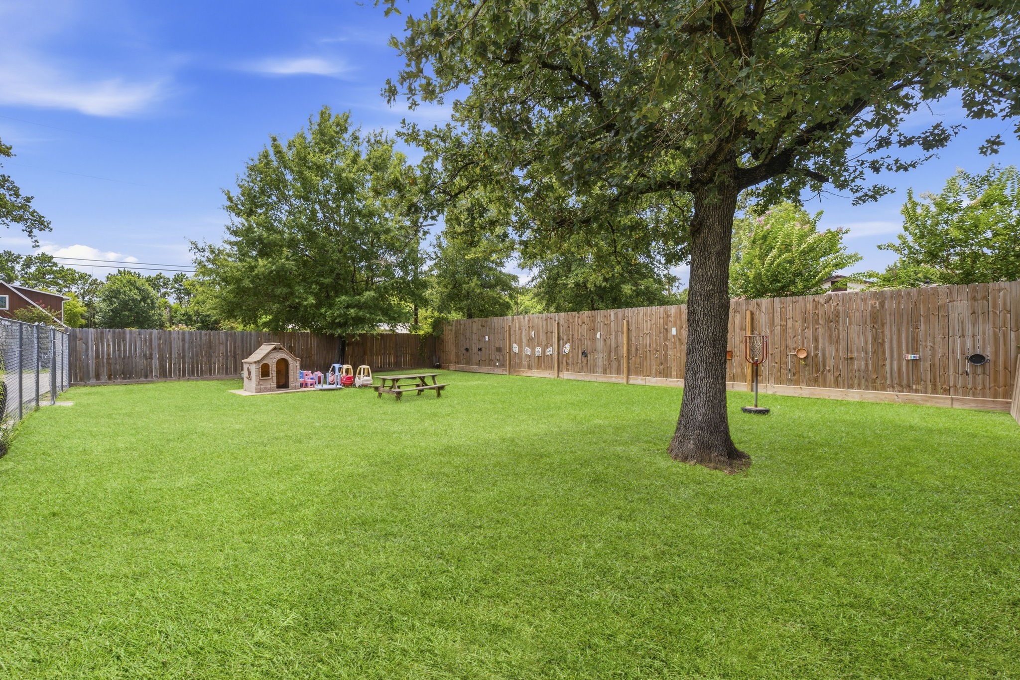 16737 Sprawling Oaks Drive Property Photo 38