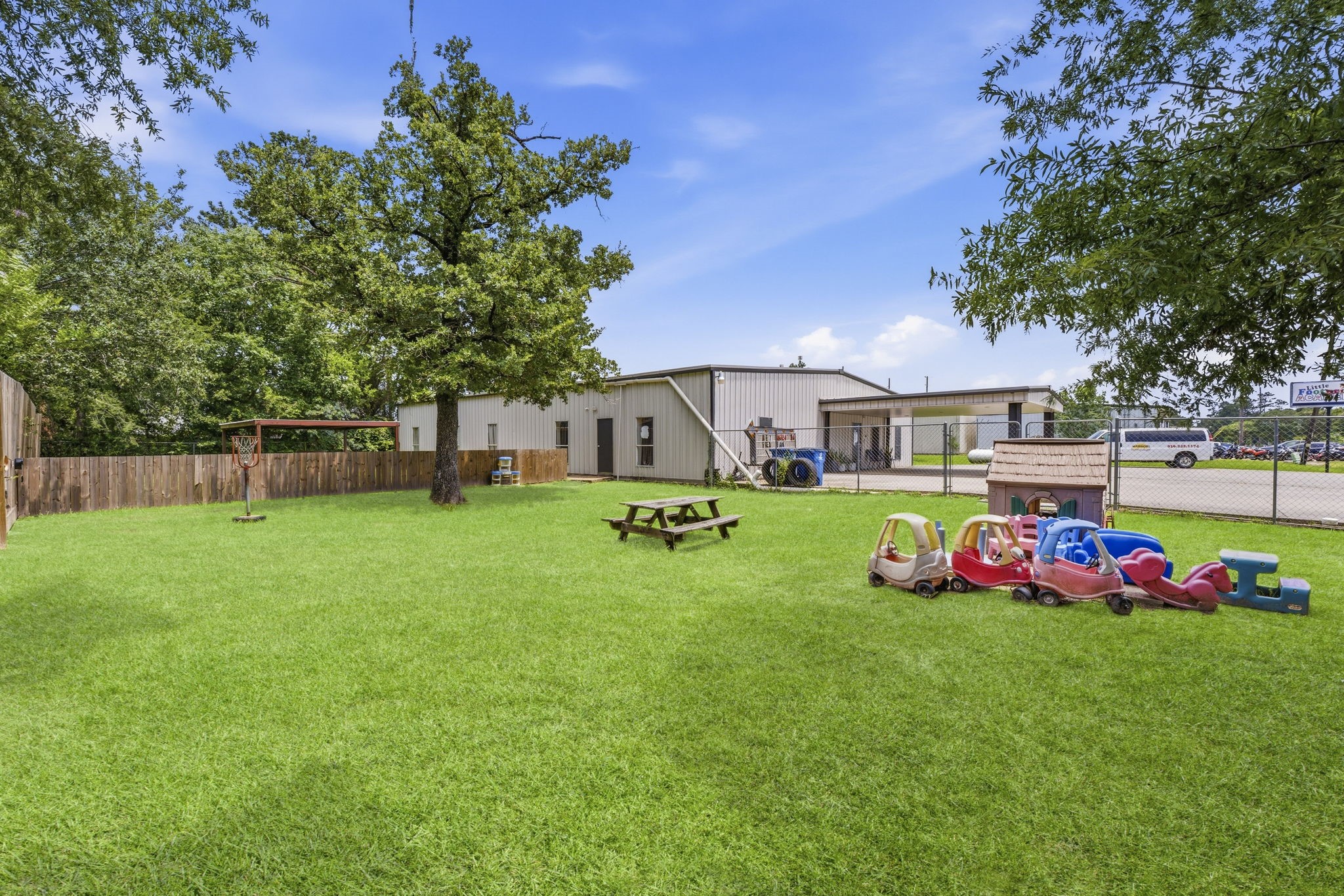 16737 Sprawling Oaks Drive Property Photo 39