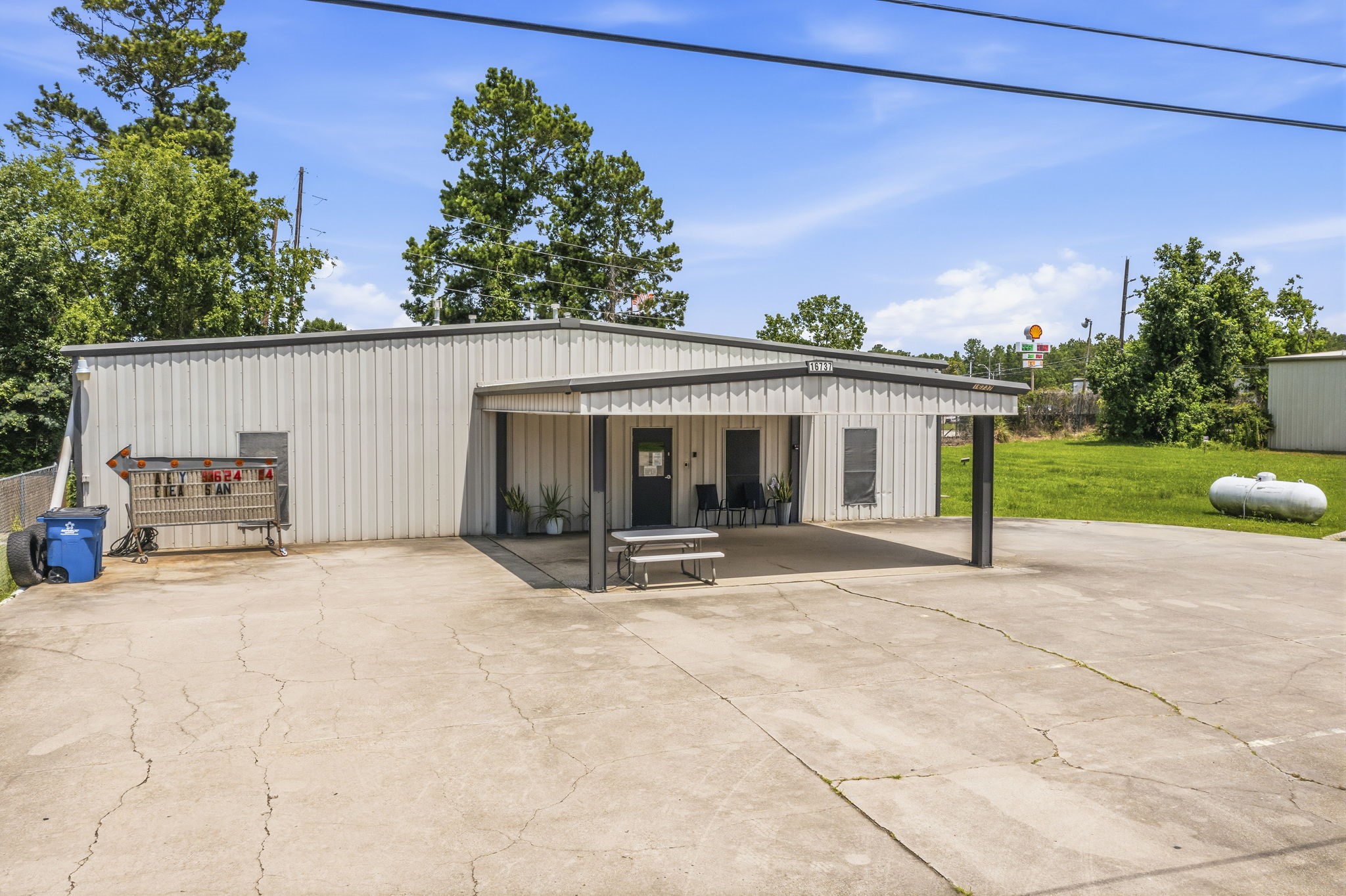 16737 Sprawling Oaks Drive Property Photo 44