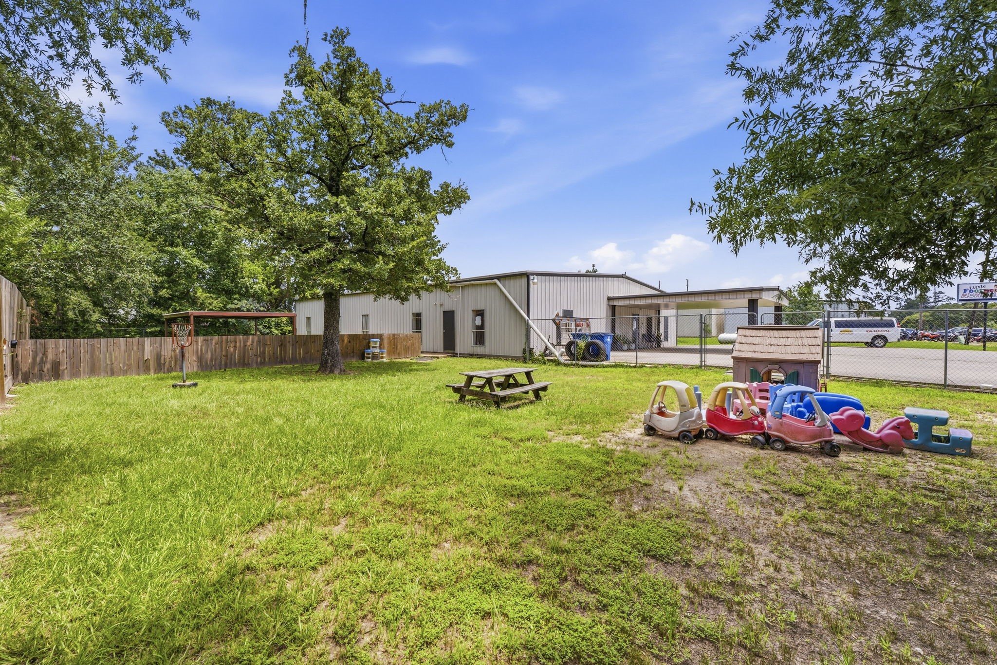 16737 Sprawling Oaks Drive Property Photo 50
