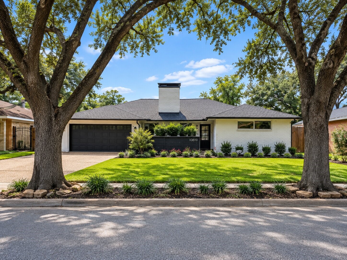 10819 Oasis Drive Property Photo 2