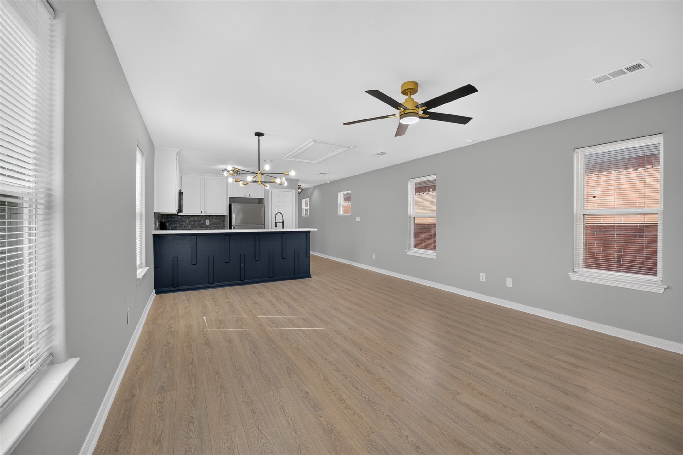 2917 Avenue M Property Photo 7
