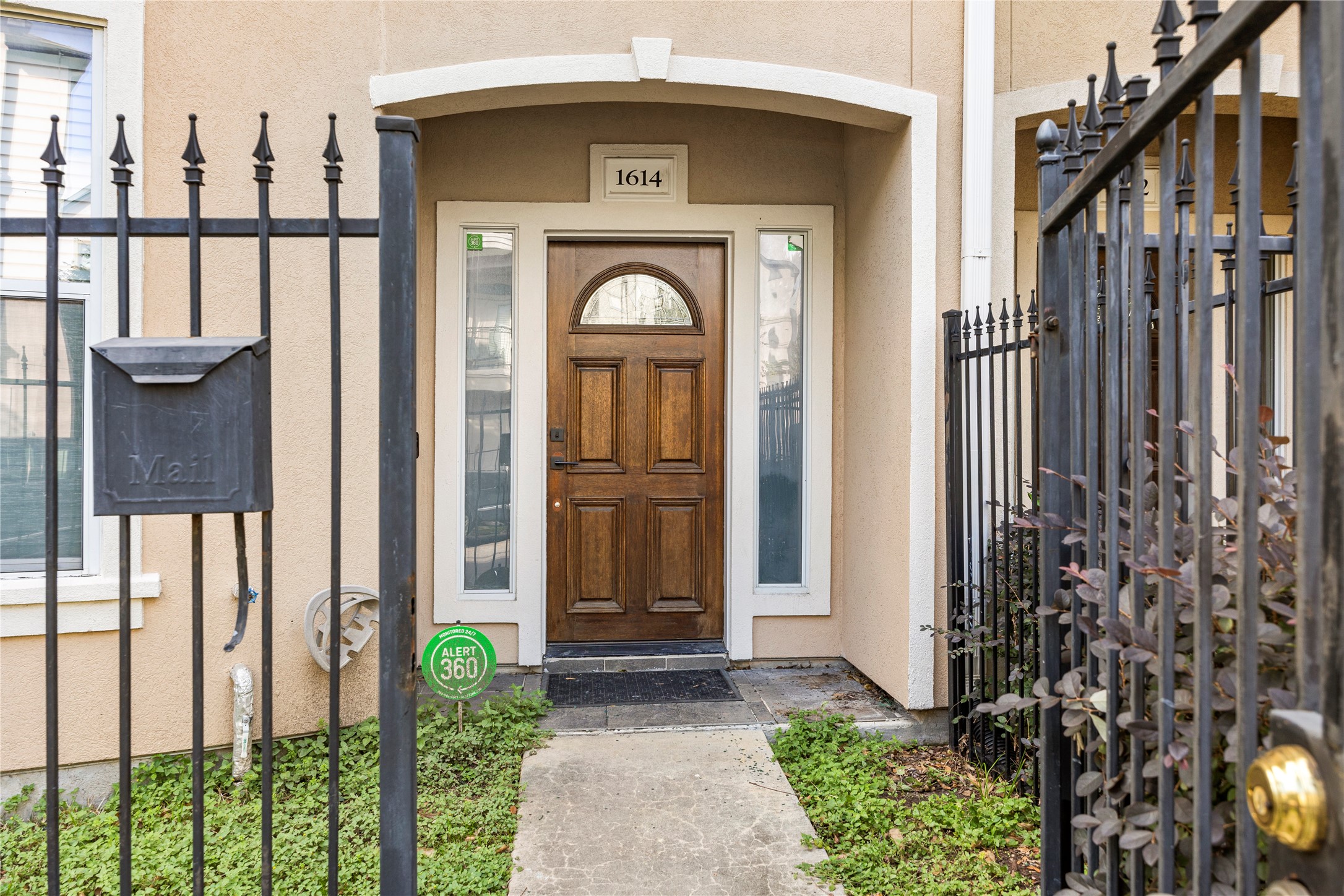 1614 Stuart Street Property Photo 3