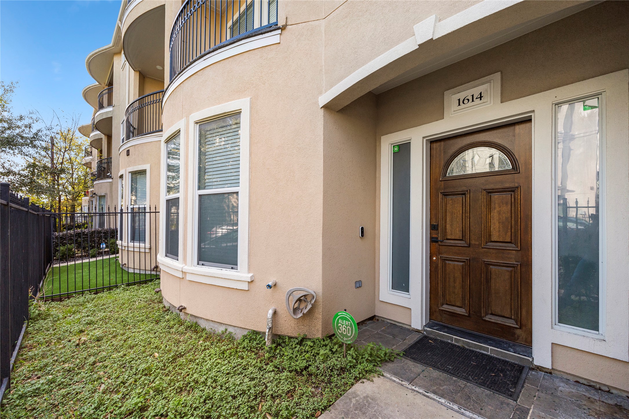 1614 Stuart Street Property Photo 4